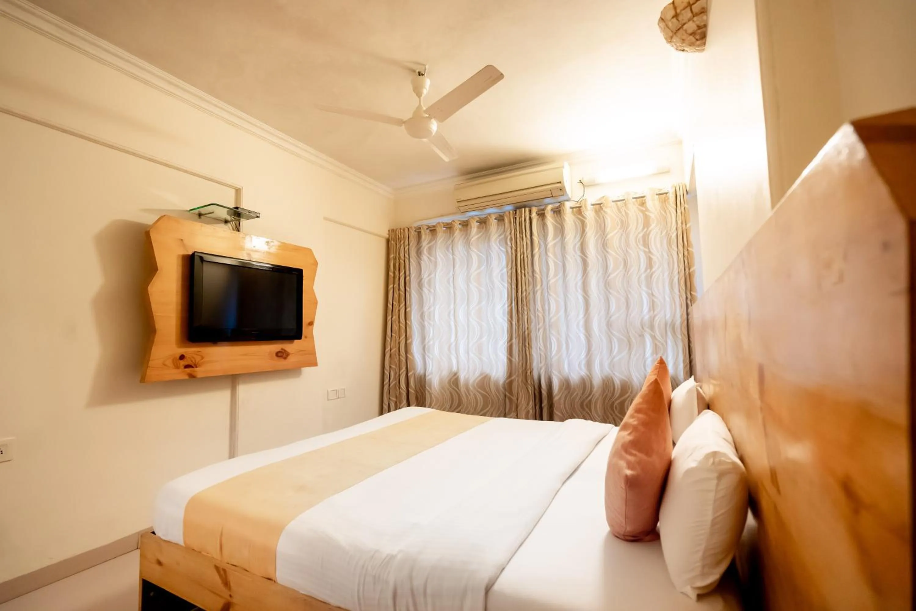 Photo of the whole room, Bed in Hotel Mina International