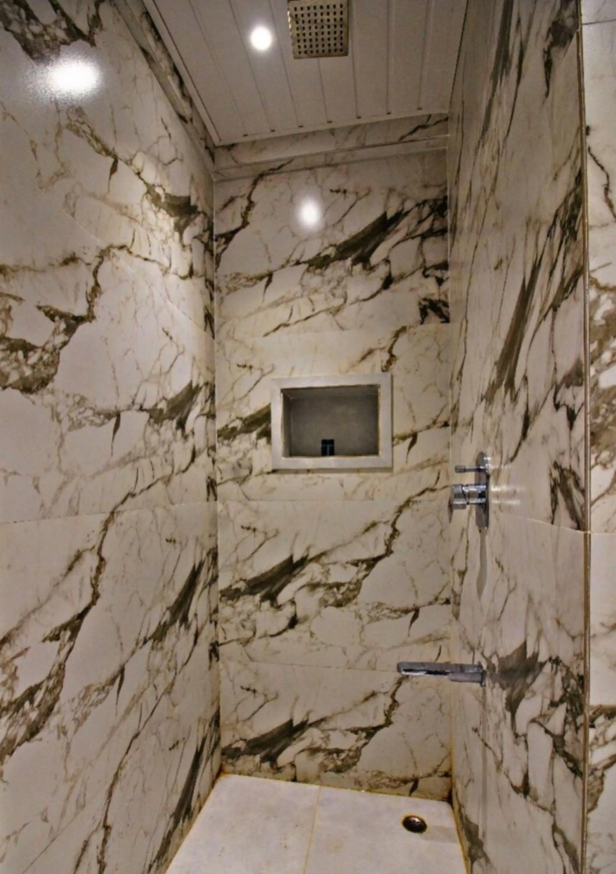 Bathroom in Hotel Mina International