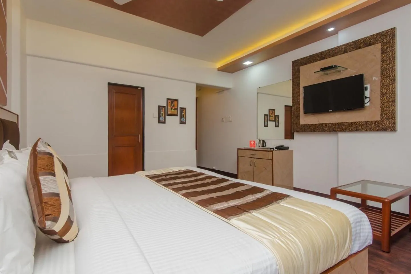 Photo of the whole room, Bed in Hotel Mina International