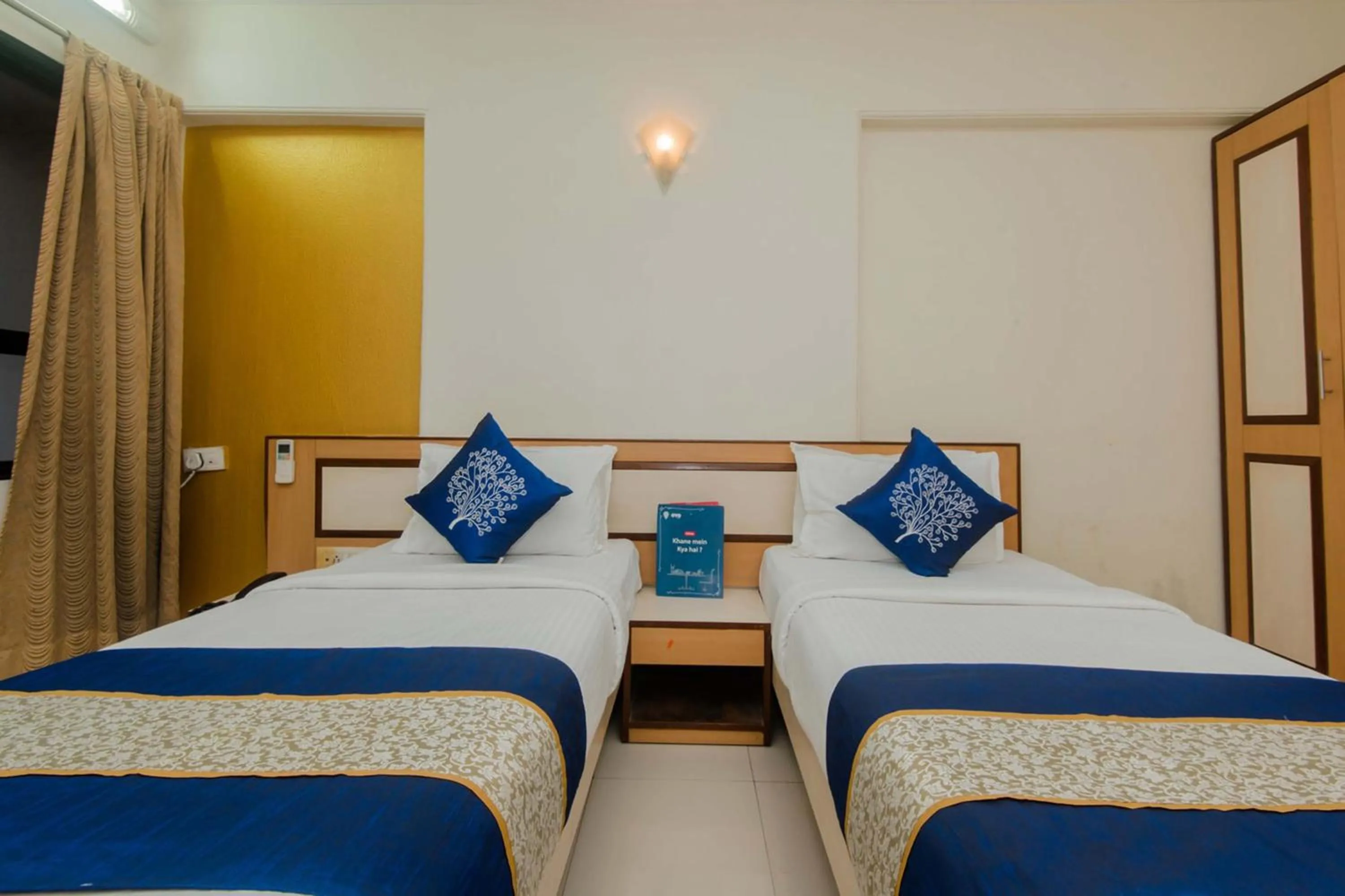 Bed in Hotel Mina International