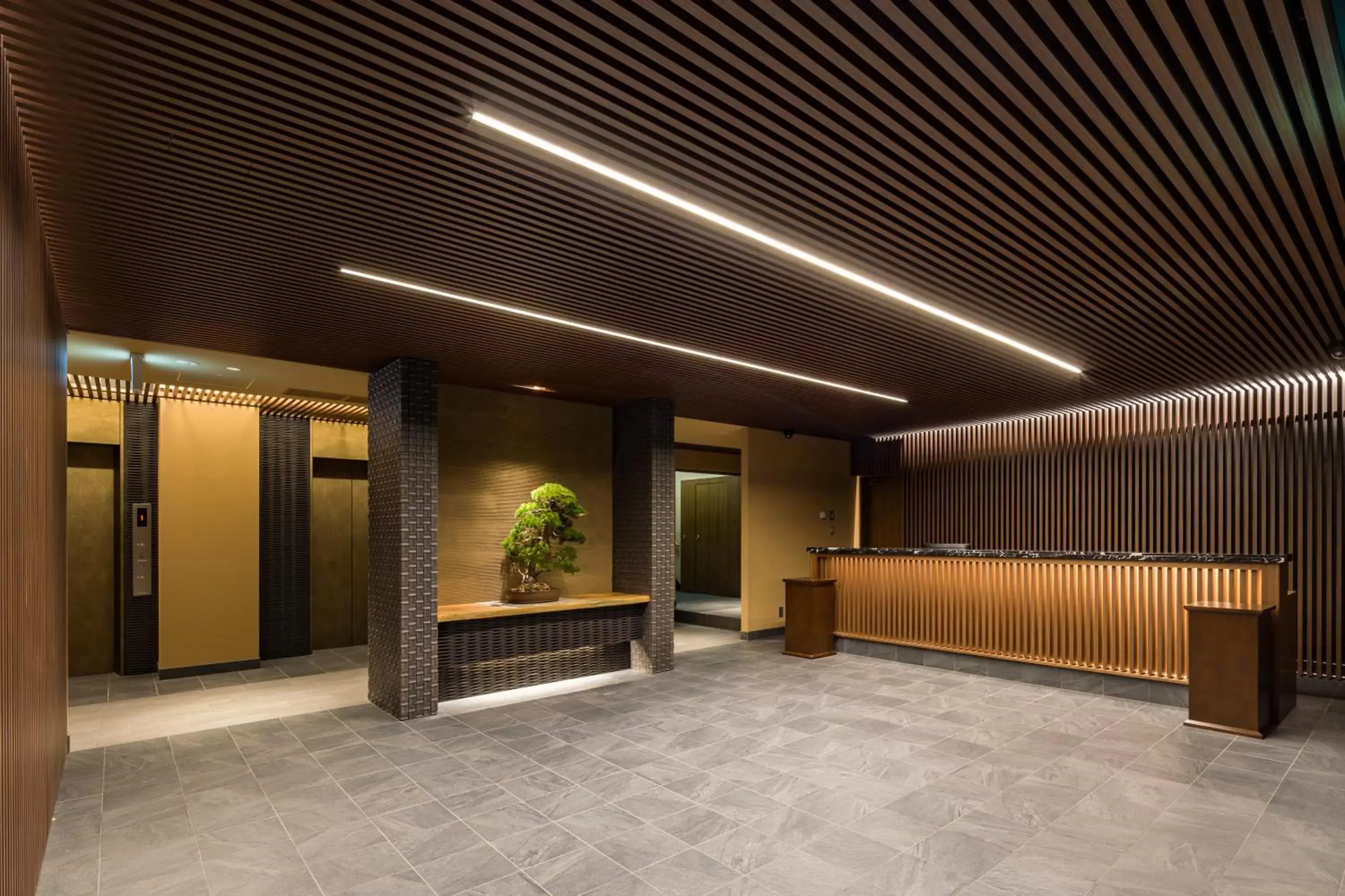 Facade/entrance in Oike Hotel Facade/entrance in Oike Hotel