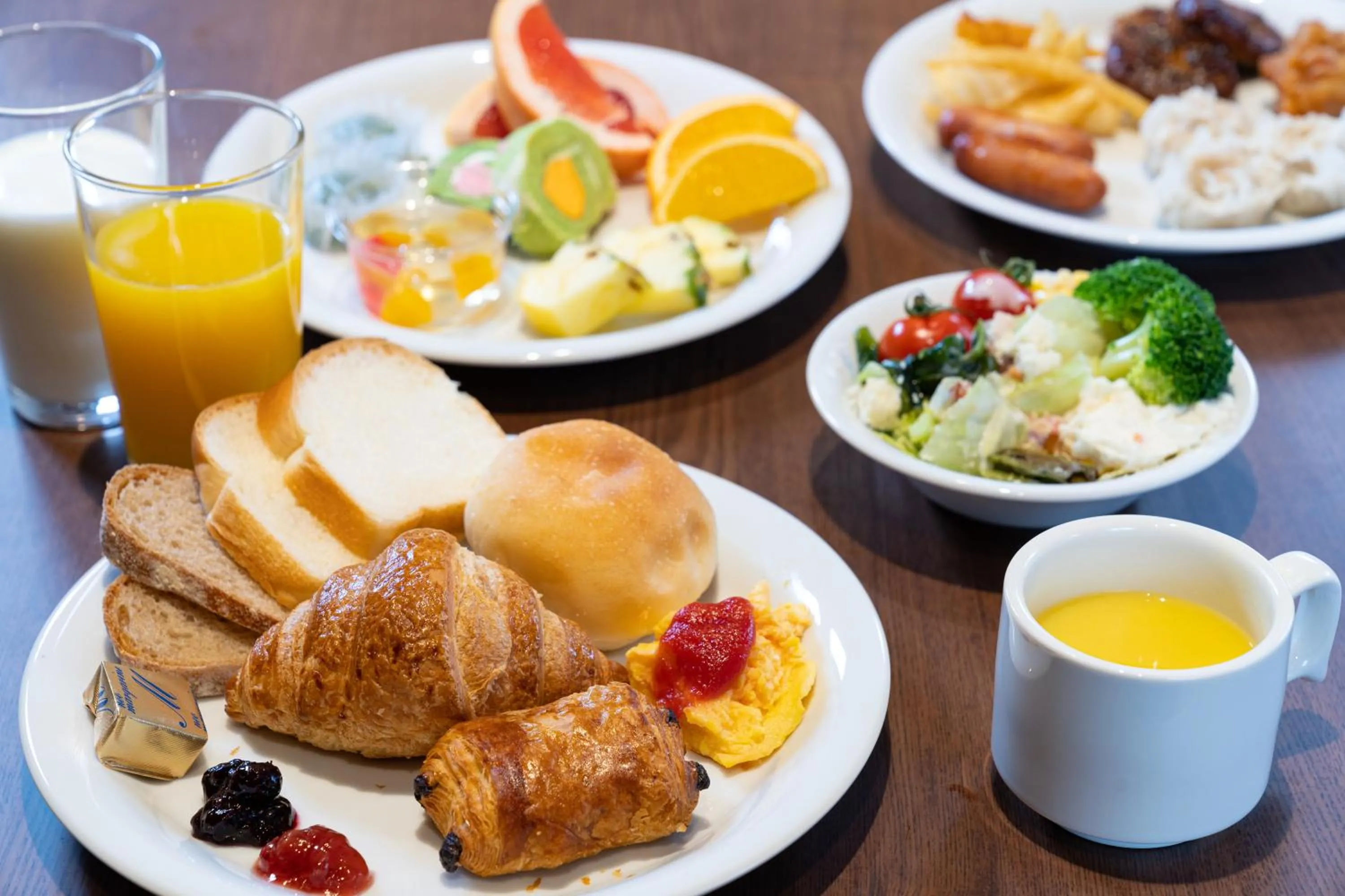 Restaurant/places to eat in Oike Hotel