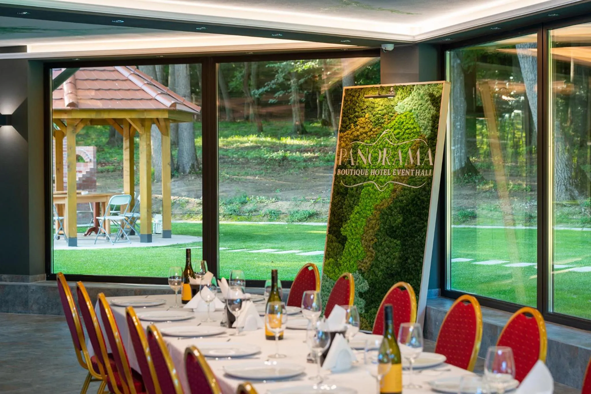 Restaurant/places to eat in Panorama Boutique Hotel