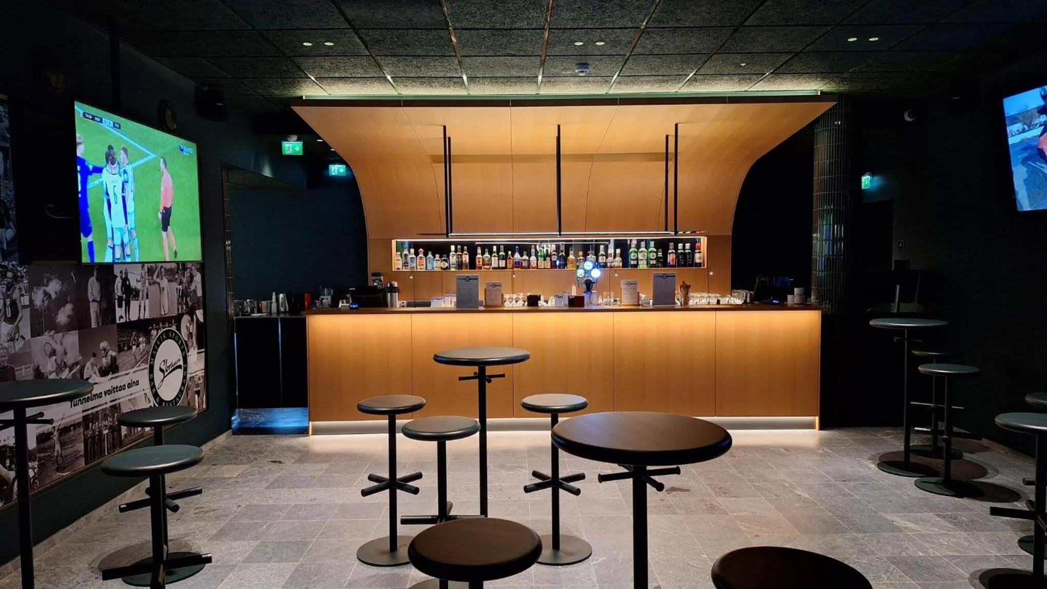 Restaurant/places to eat in Majvik Congress Hotel