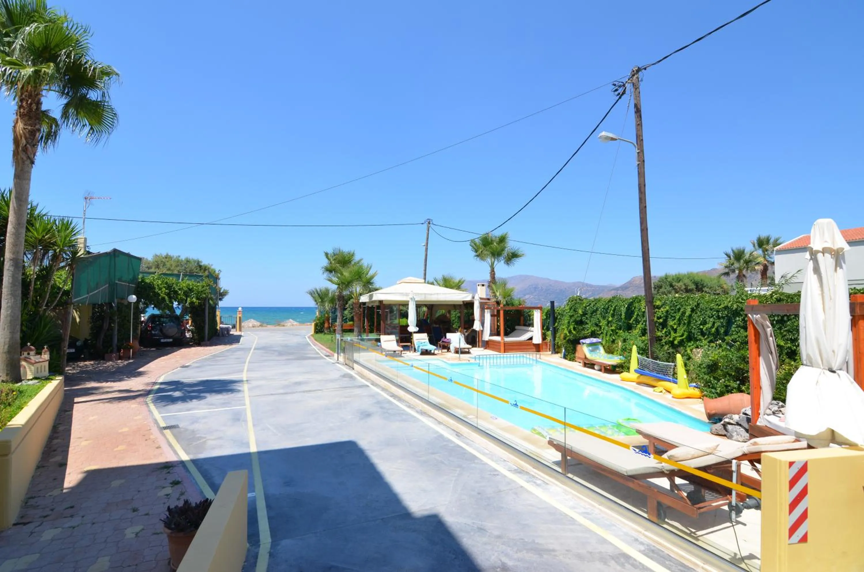 Swimming pool in Thalassa Apartments