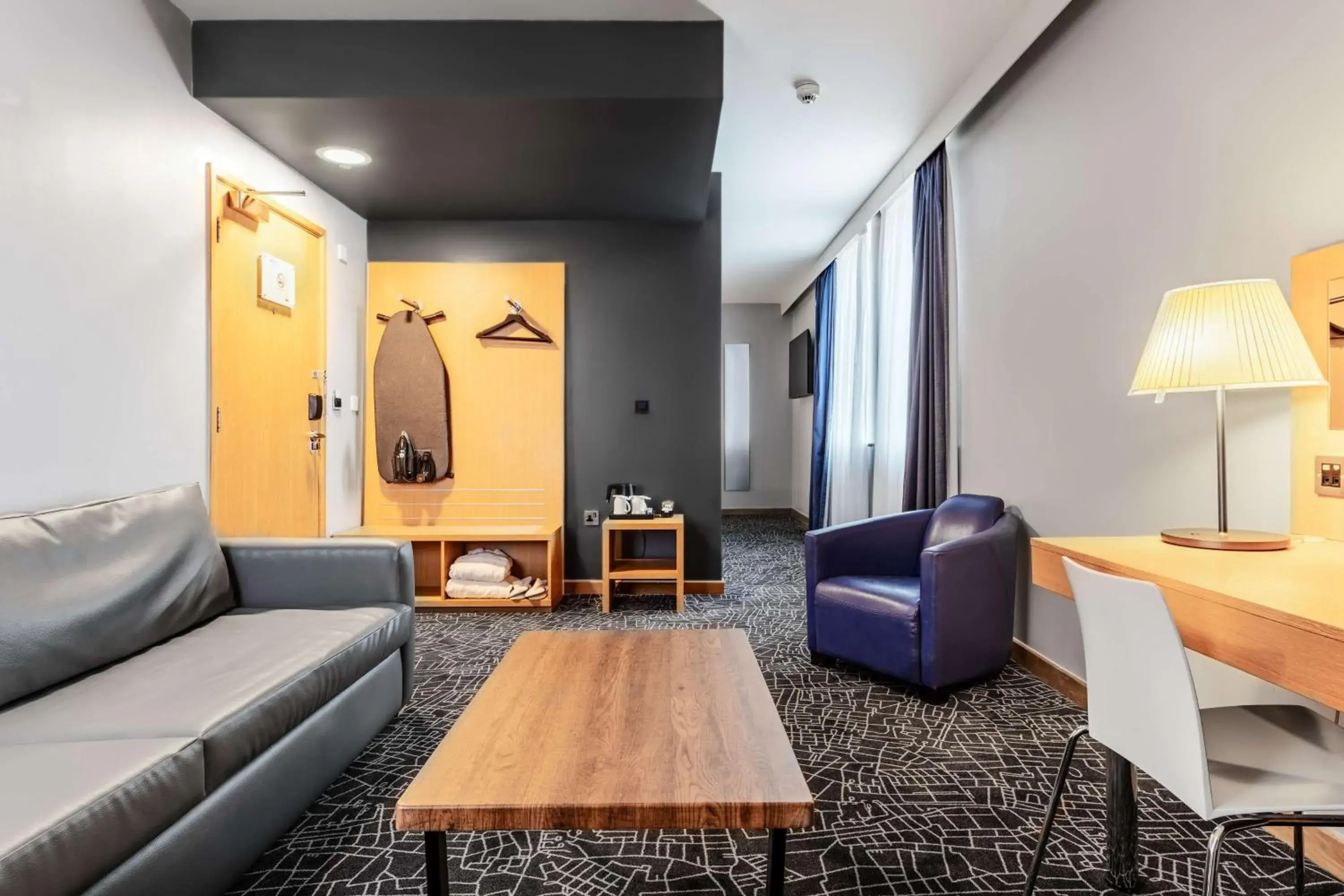 Photo of the whole room in Park Inn by Radisson Peterborough Photo of the whole room in Park Inn by Radisson Peterborough