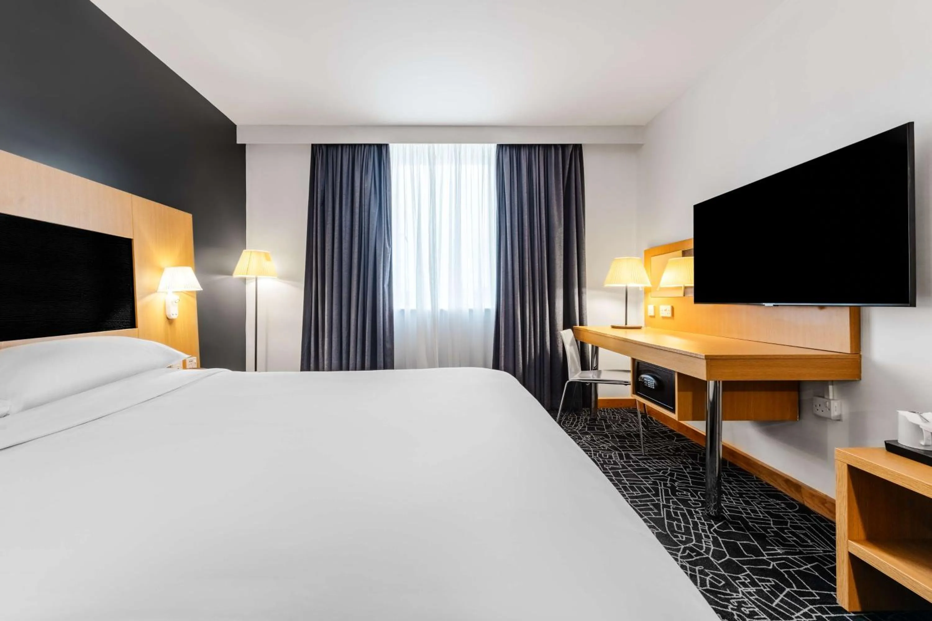 Bedroom, Bed in Park Inn by Radisson Peterborough