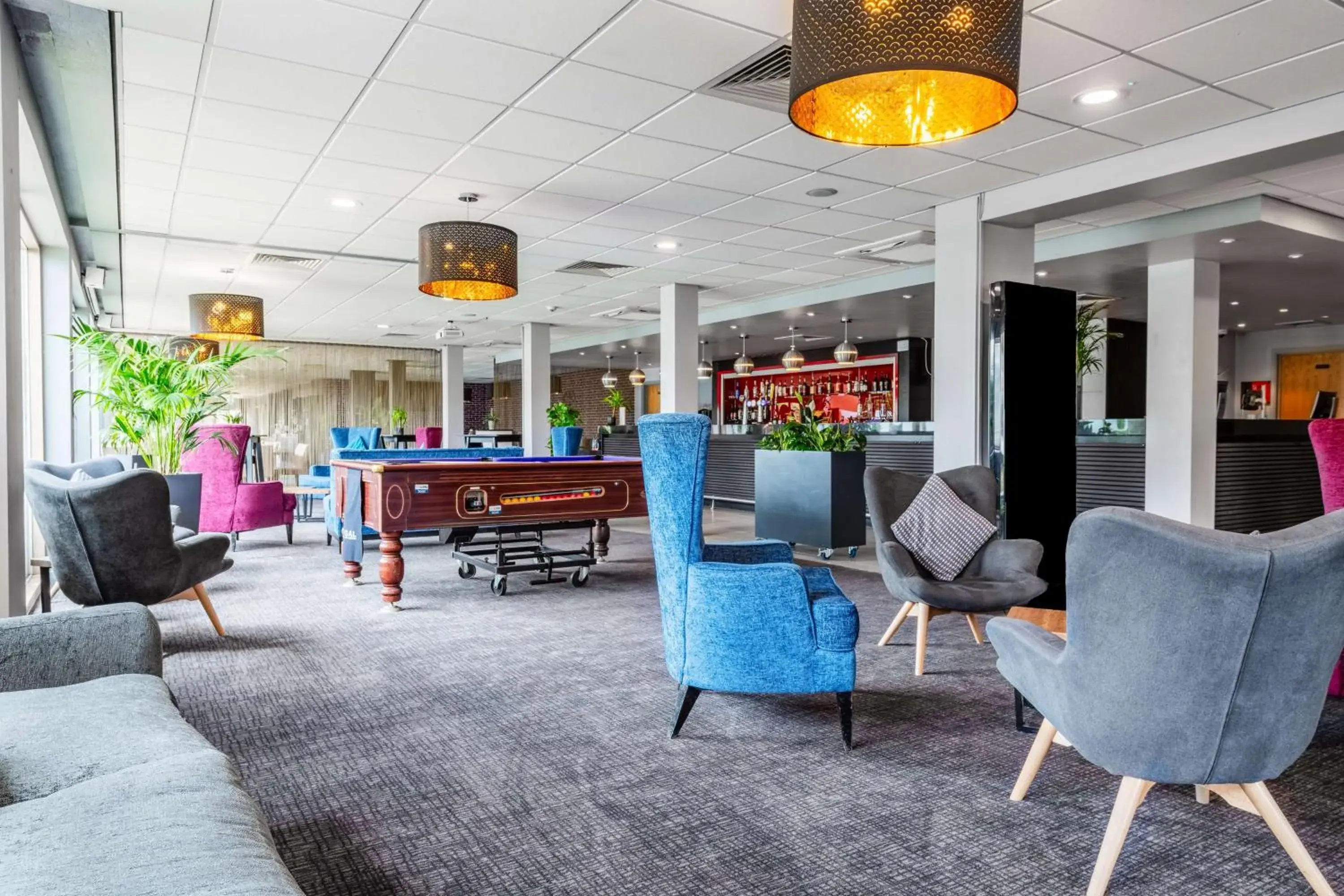 Lounge or bar in Park Inn by Radisson Peterborough Lounge or bar in Park Inn by Radisson Peterborough