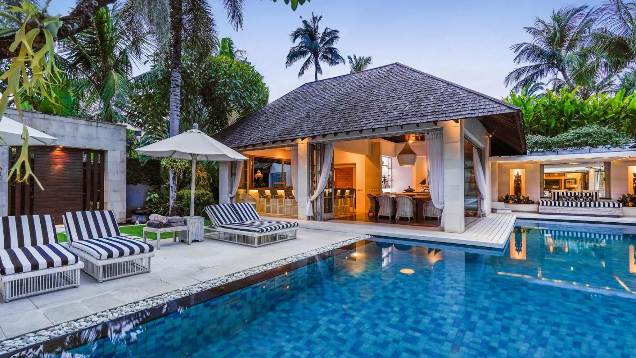 Property building in Villa Jajaliluna