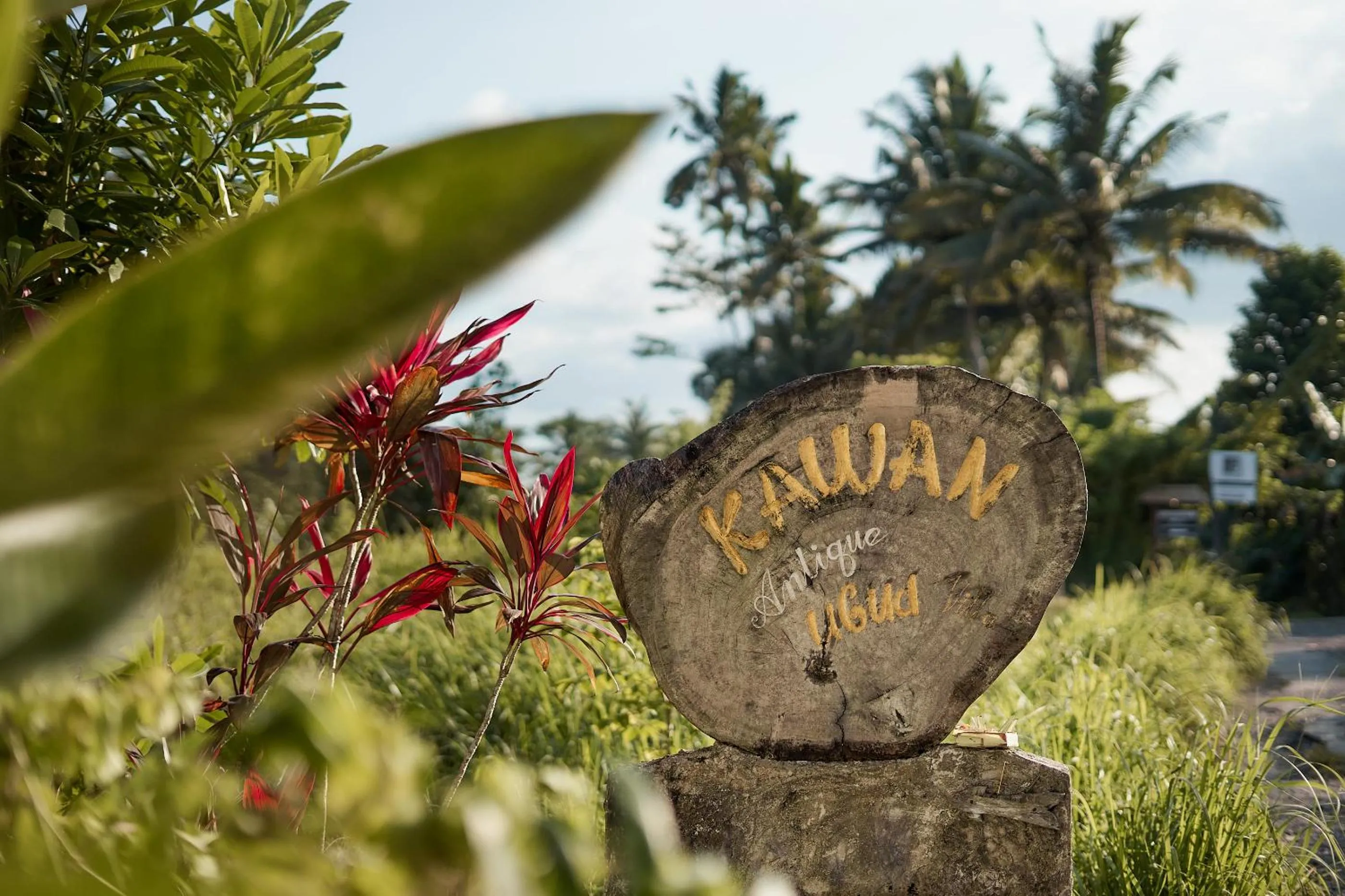 Logo/Certificate/Sign in Kawan Antique Ubud Villa