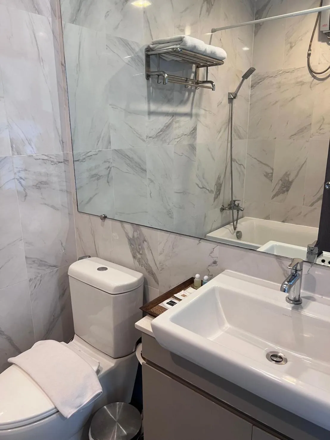 Bathroom in Locals Prio ChiangMai Central Airport Plaza