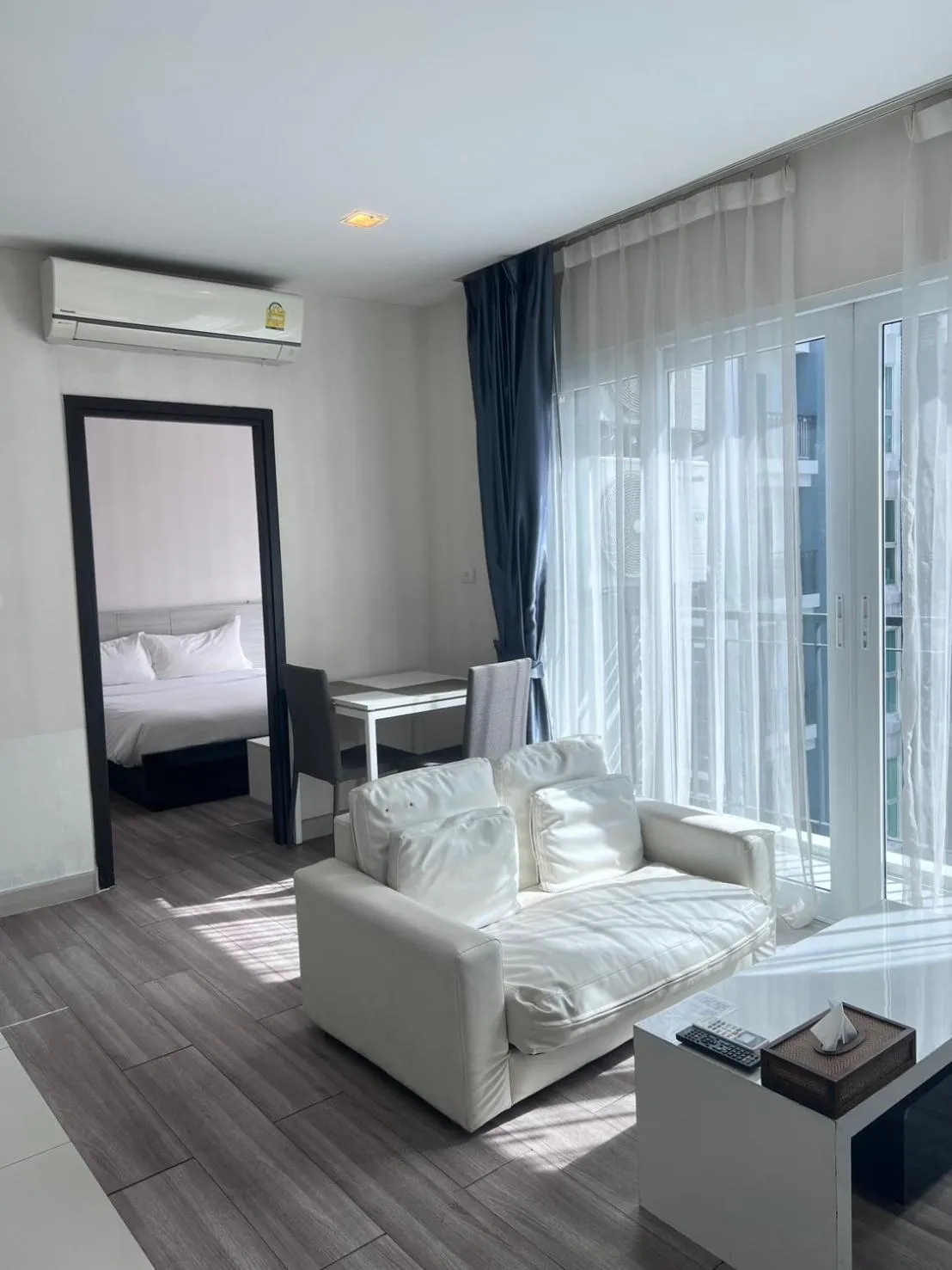 Living room, Bed in Locals Prio ChiangMai Central Airport Plaza