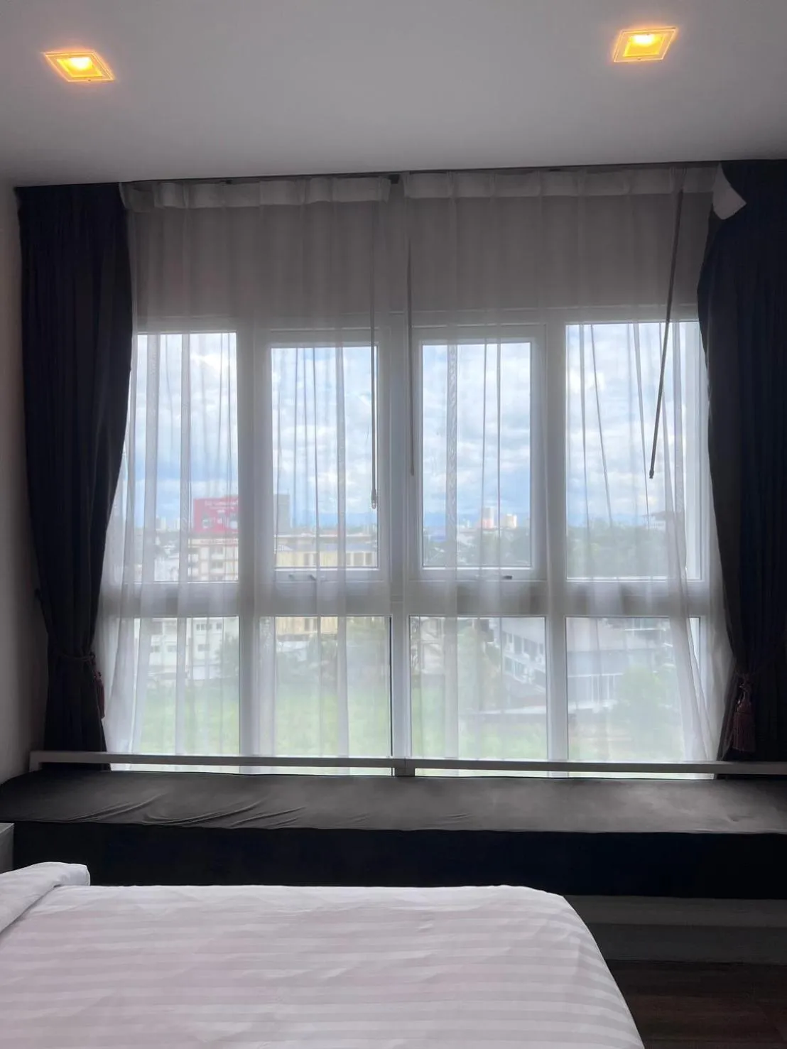 View (from property/room), Bed in Locals Prio ChiangMai Central Airport Plaza