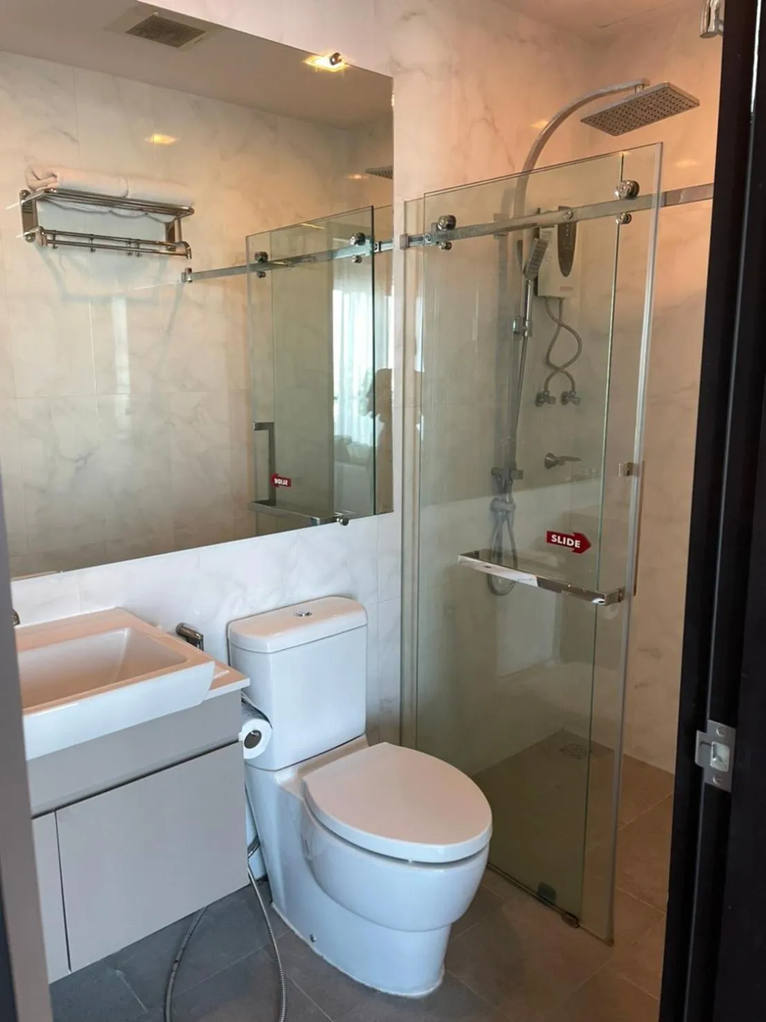 Bathroom in Locals Prio ChiangMai Central Airport Plaza