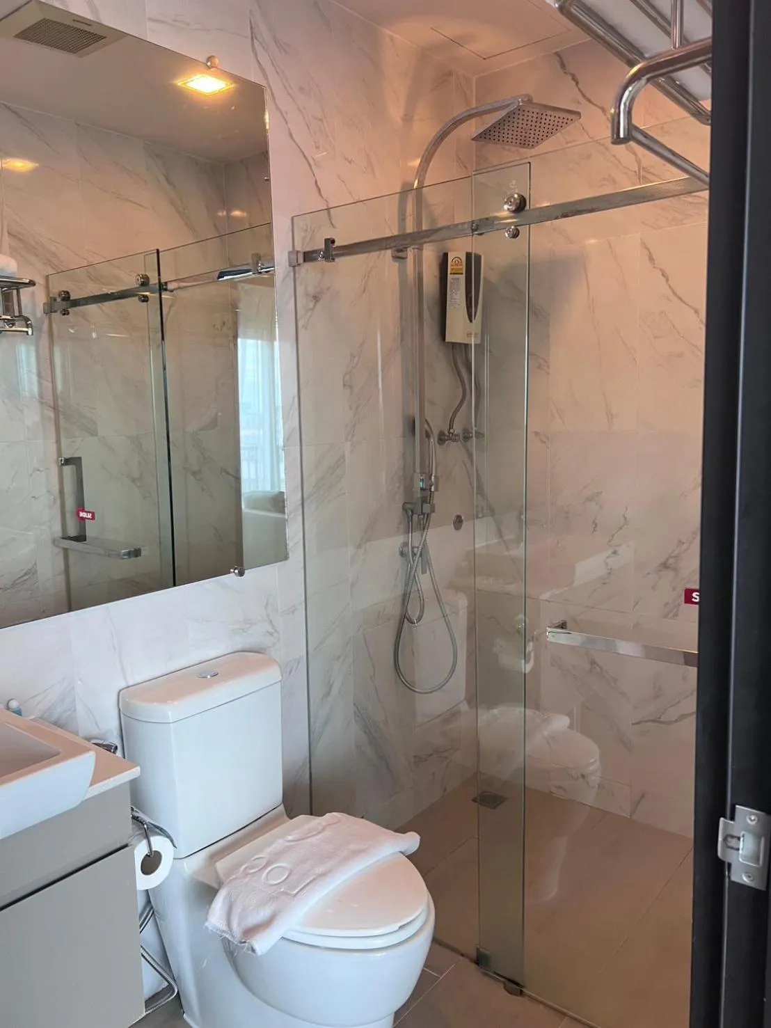 Shower in Locals Prio ChiangMai Central Airport Plaza