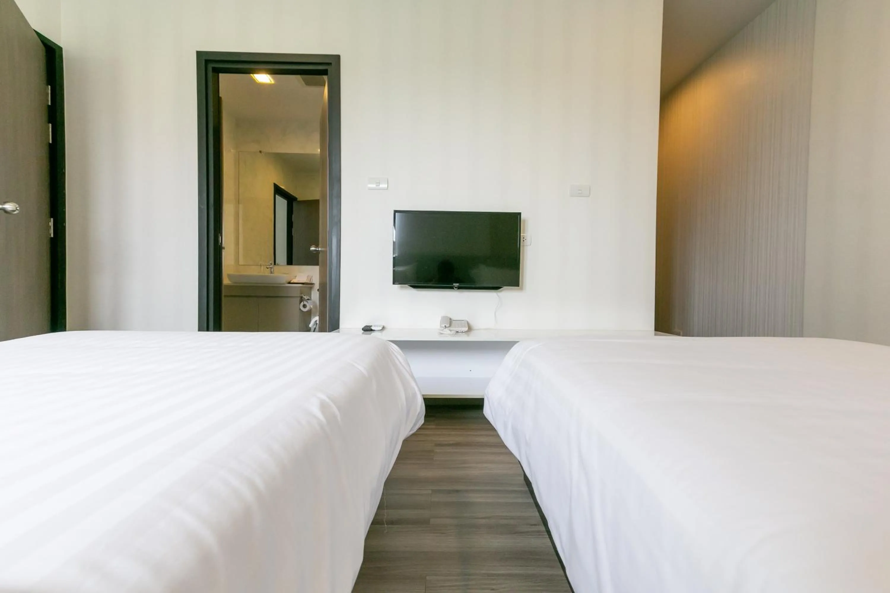 Bedroom, Bed in Locals Prio ChiangMai Central Airport Plaza