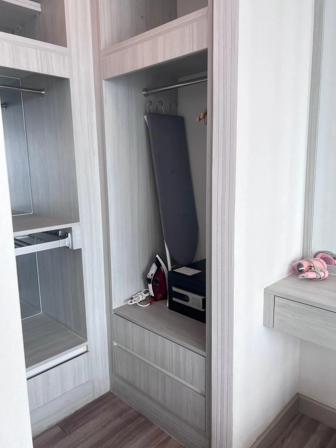 flat iron in Locals Prio ChiangMai Central Airport Plaza