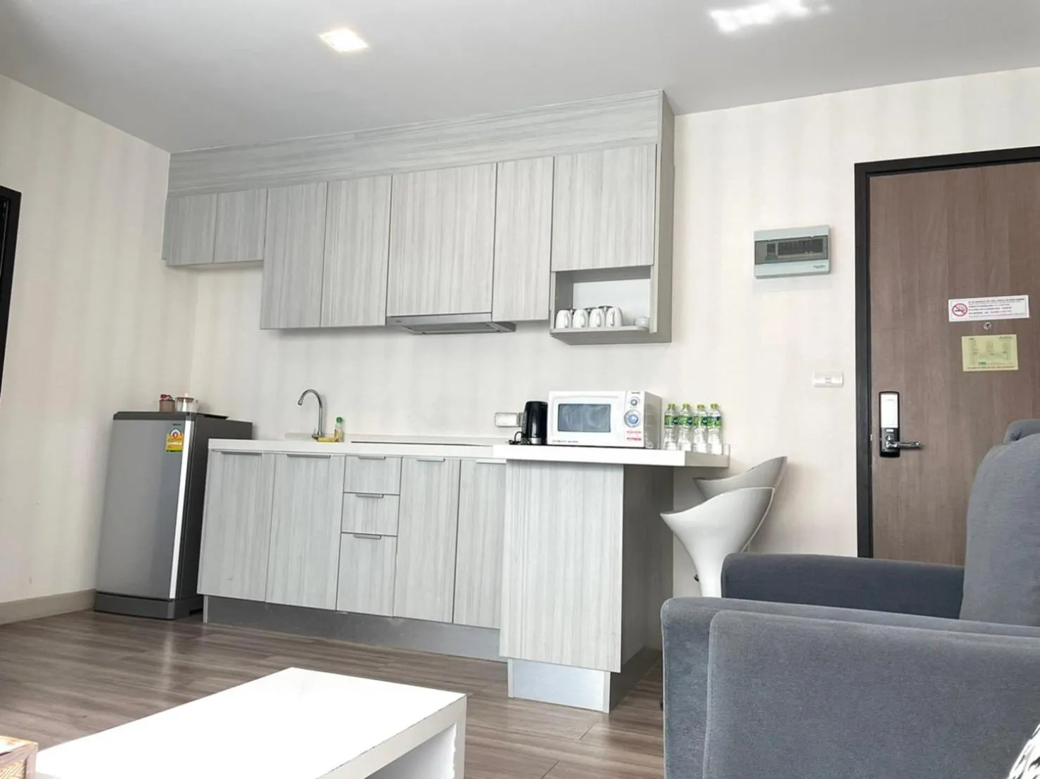 Kitchen or kitchenette in Locals Prio ChiangMai Central Airport Plaza