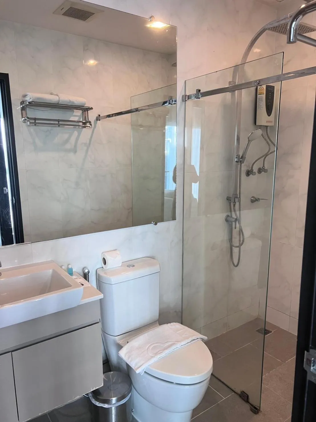 Shower in Locals Prio ChiangMai Central Airport Plaza