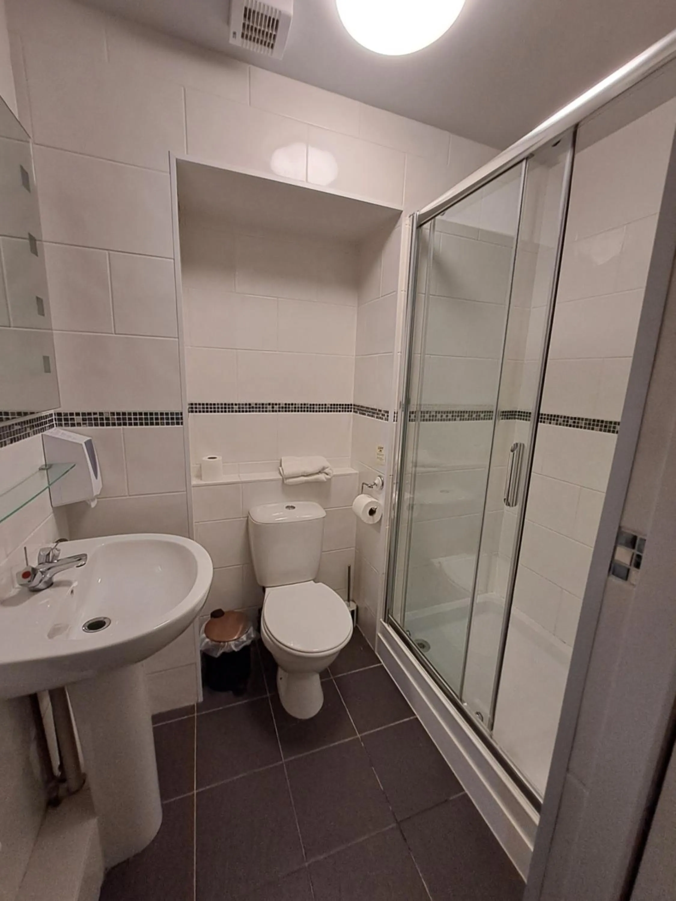 Bathroom in Boathouse Hotel