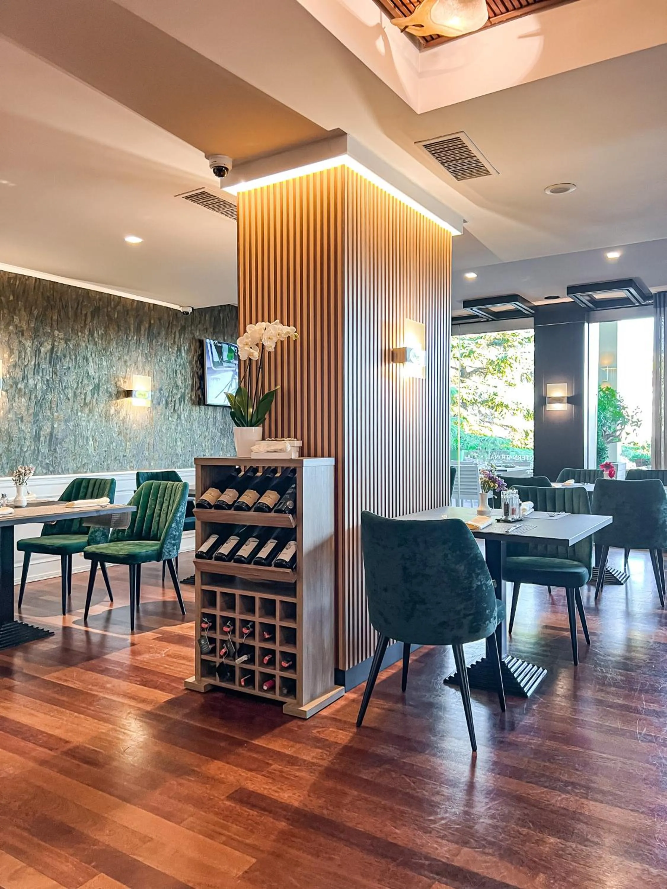 Restaurant/places to eat in Tirana International Hotel & Conference Center