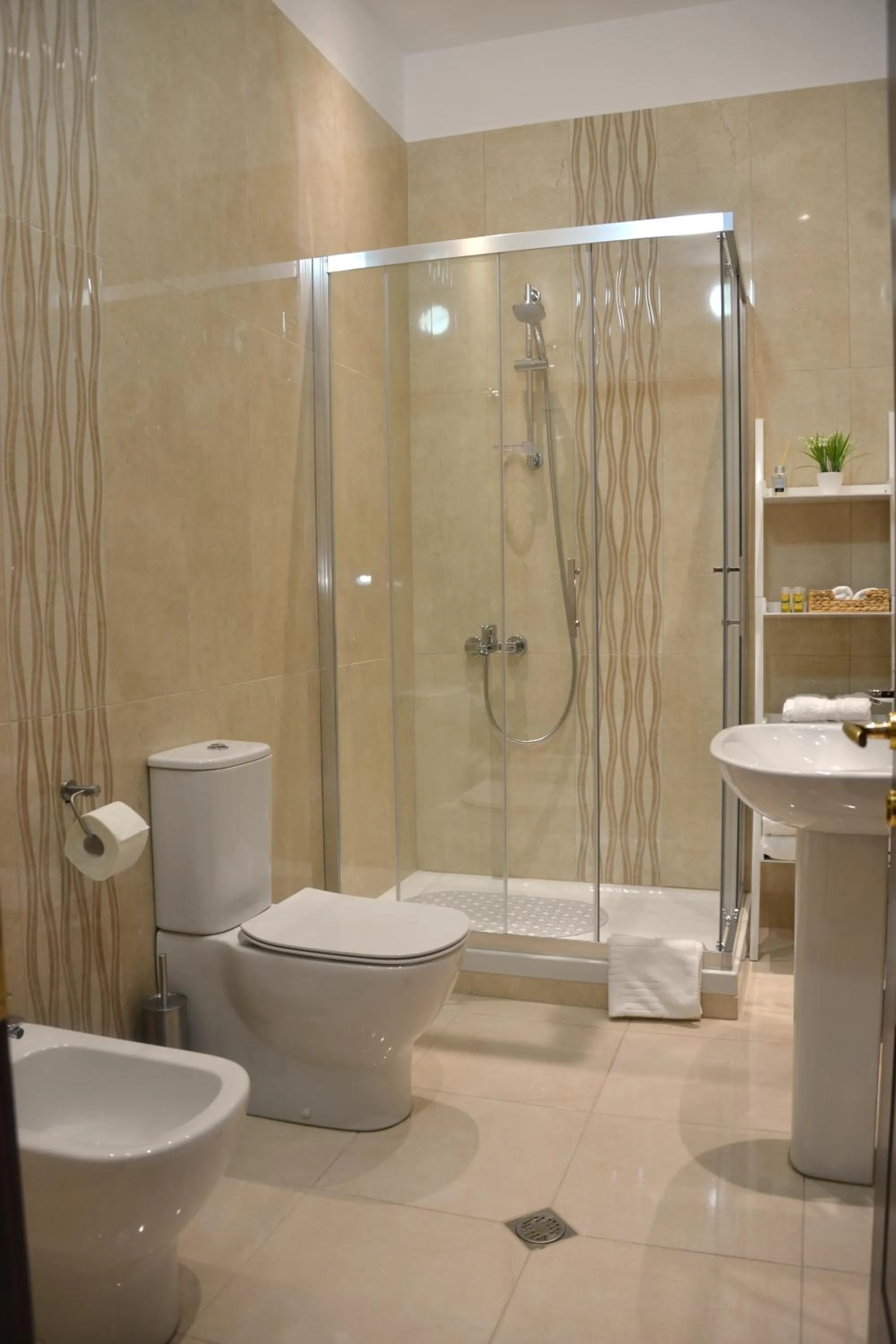 Toilet in Comfort Hotel