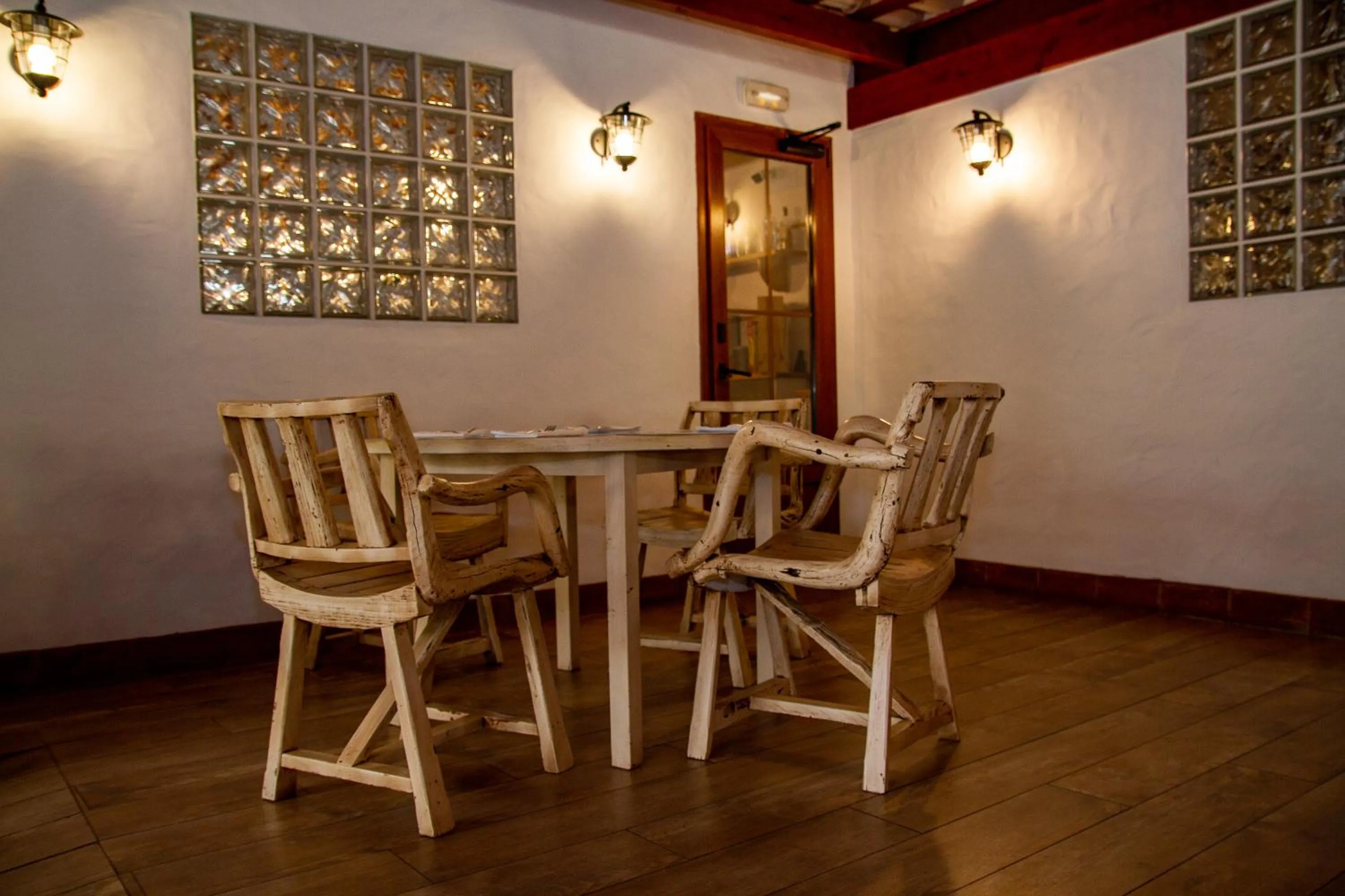 Restaurant/places to eat in Hotel Almadraba