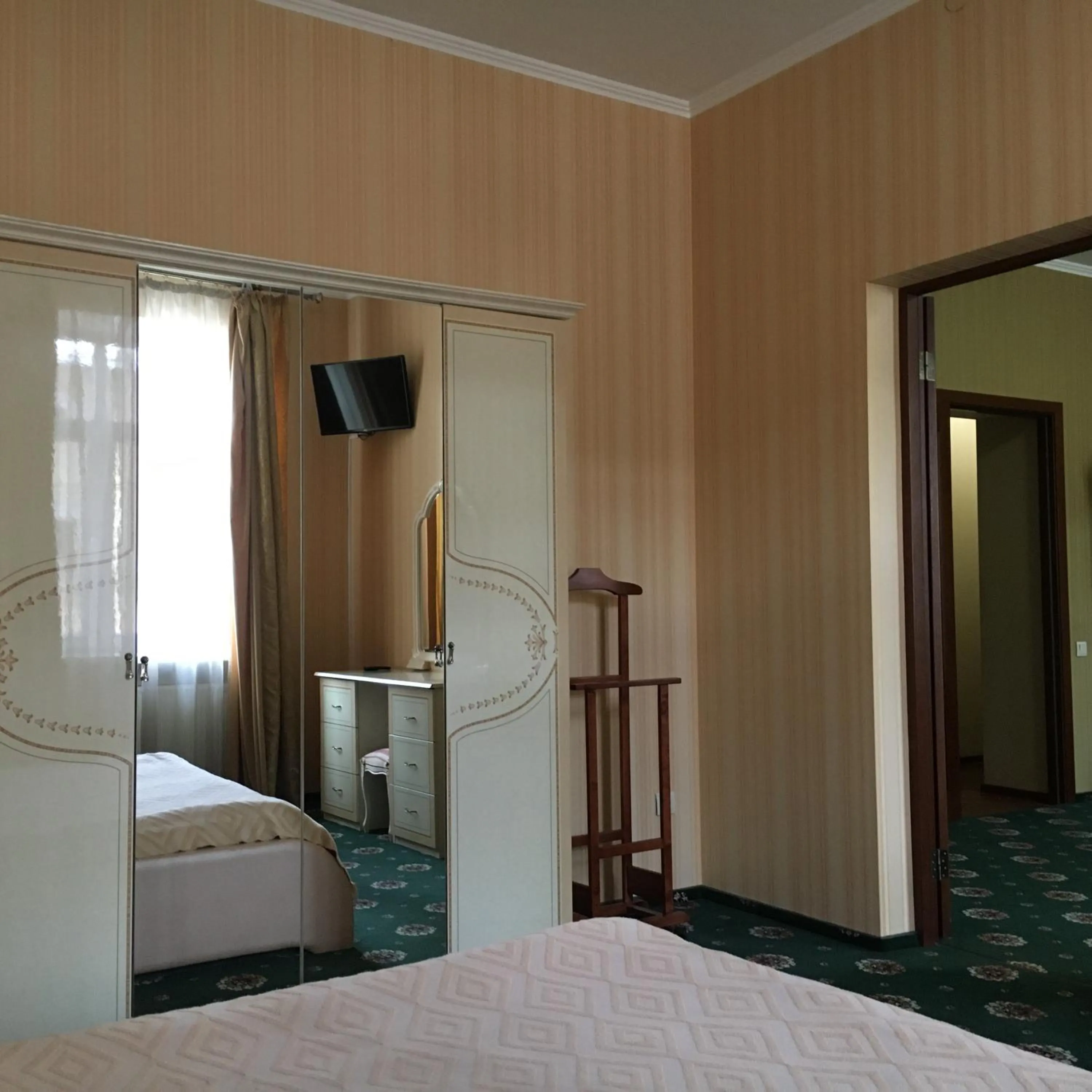 Photo of the whole room, Bed in Prestige