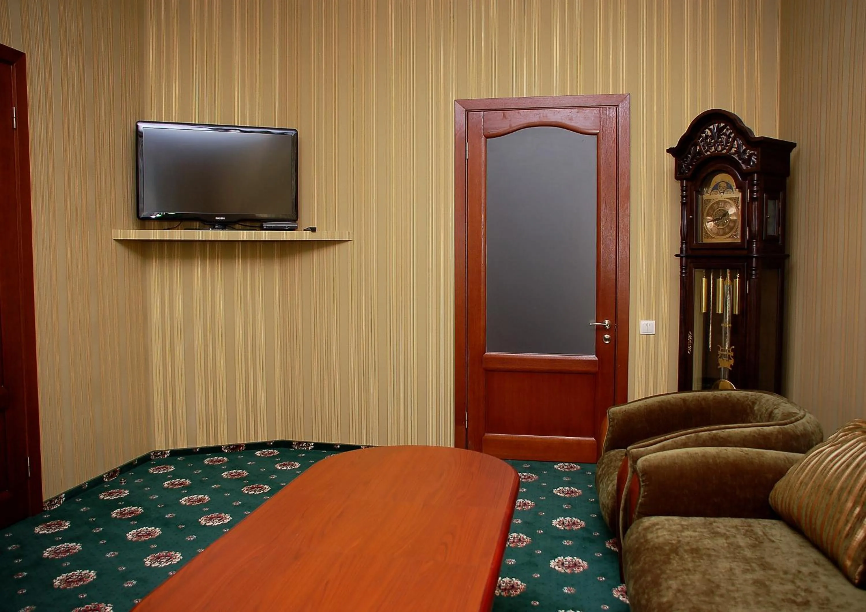 Communal lounge/ TV room in Prestige