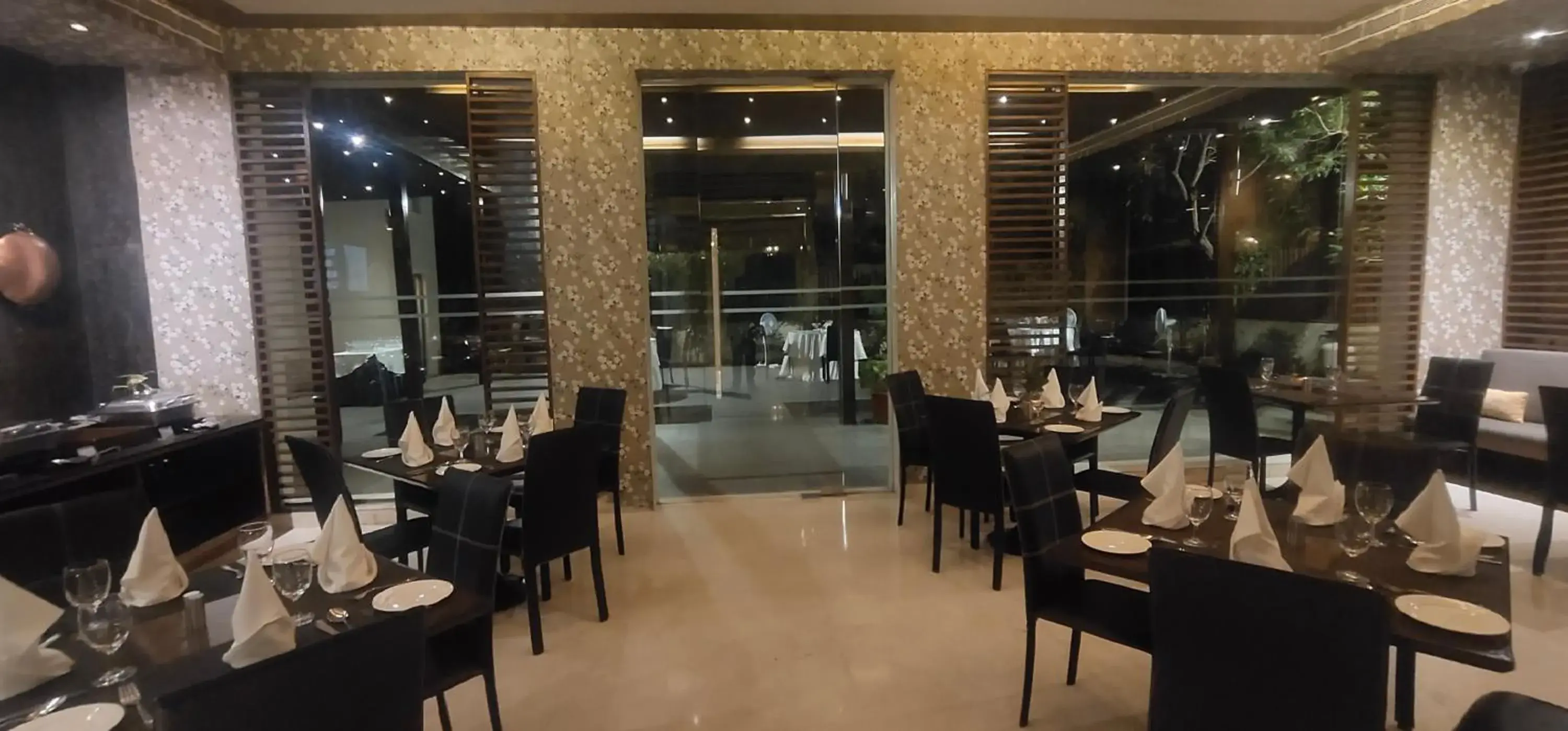 Restaurant/places to eat in Udman Hotel Panchshila Park Restaurant/places to eat in Udman Hotel Panchshila Park