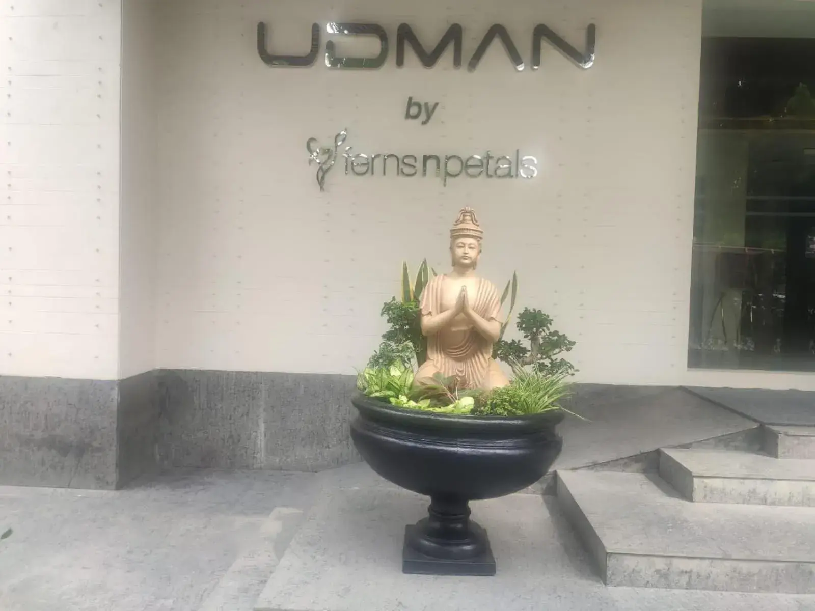 Facade/entrance in Udman Hotel Panchshila Park Facade/entrance in Udman Hotel Panchshila Park