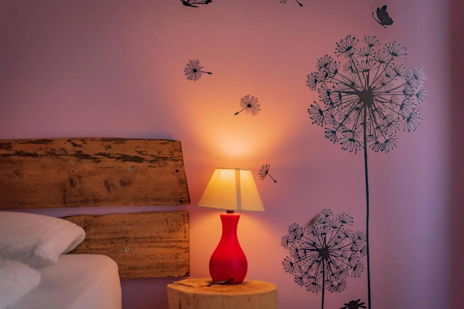Decorative detail, Bed in Hotel Zeni