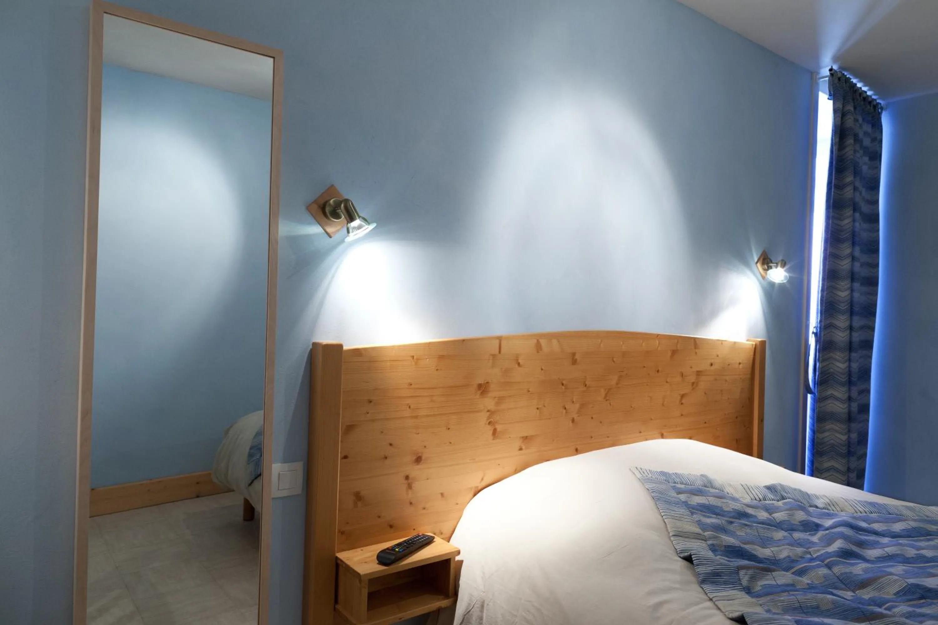 Bed in Hôtel Restaurant Les Alpins