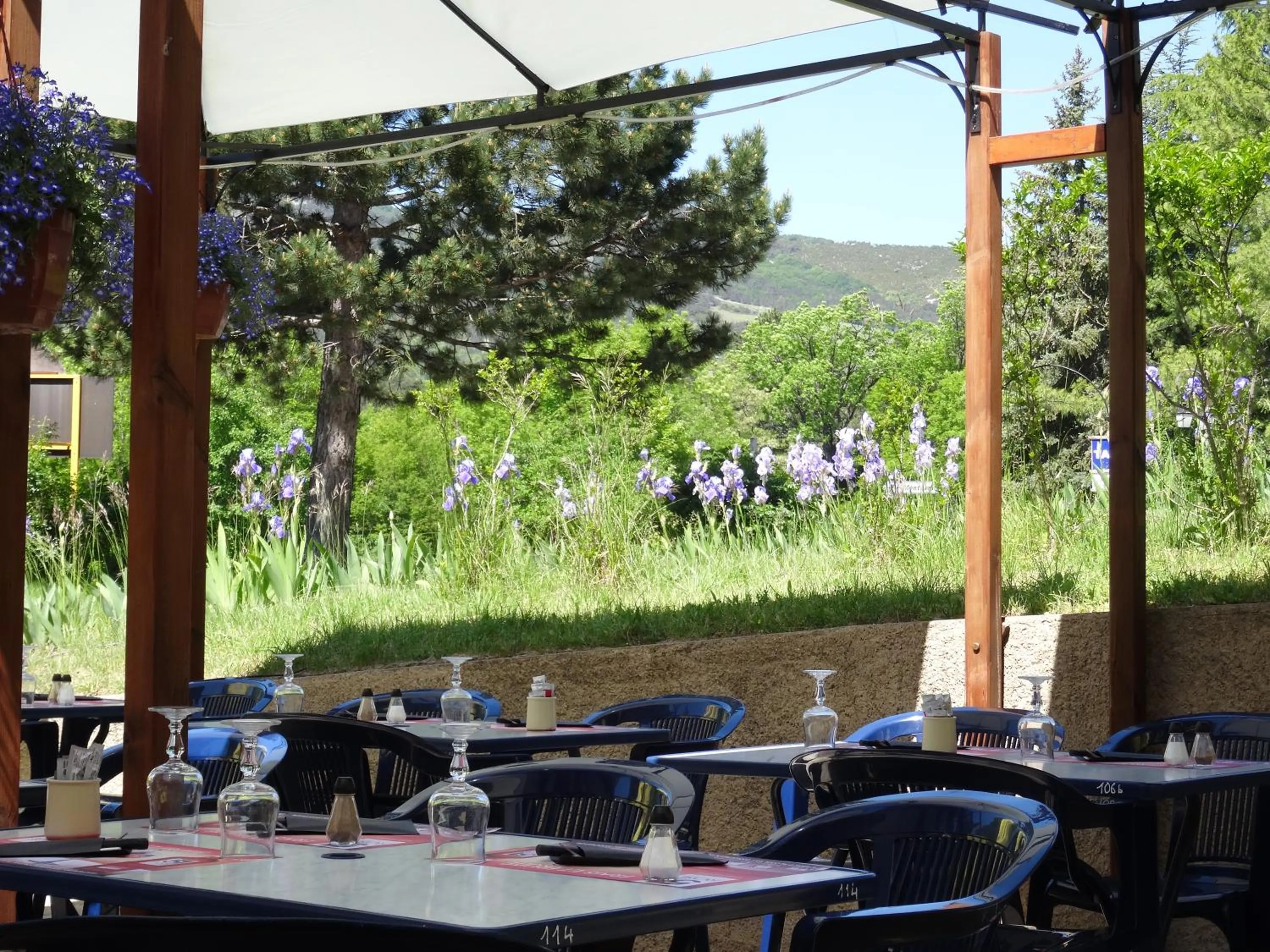 Hôtel Restaurant Les Alpins