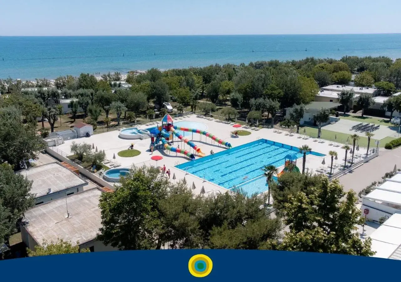 Club del Sole Stork Family Collection Club del Sole Stork Family Collection