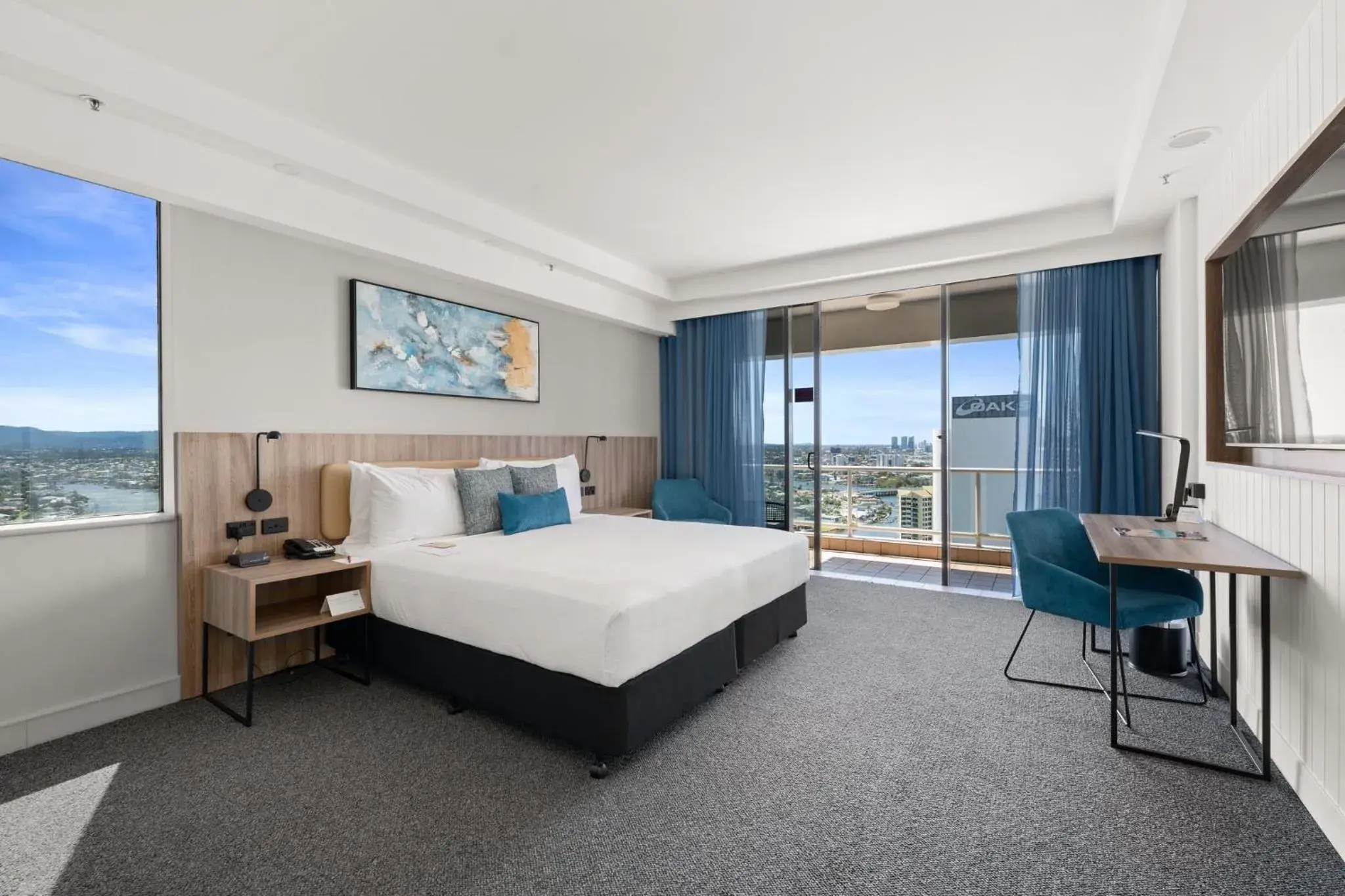 One-Bedroom Suite with Ocean View in Crowne Plaza Surfers Paradise by IHG One-Bedroom Suite with Ocean View in Crowne Plaza Surfers Paradise by IHG