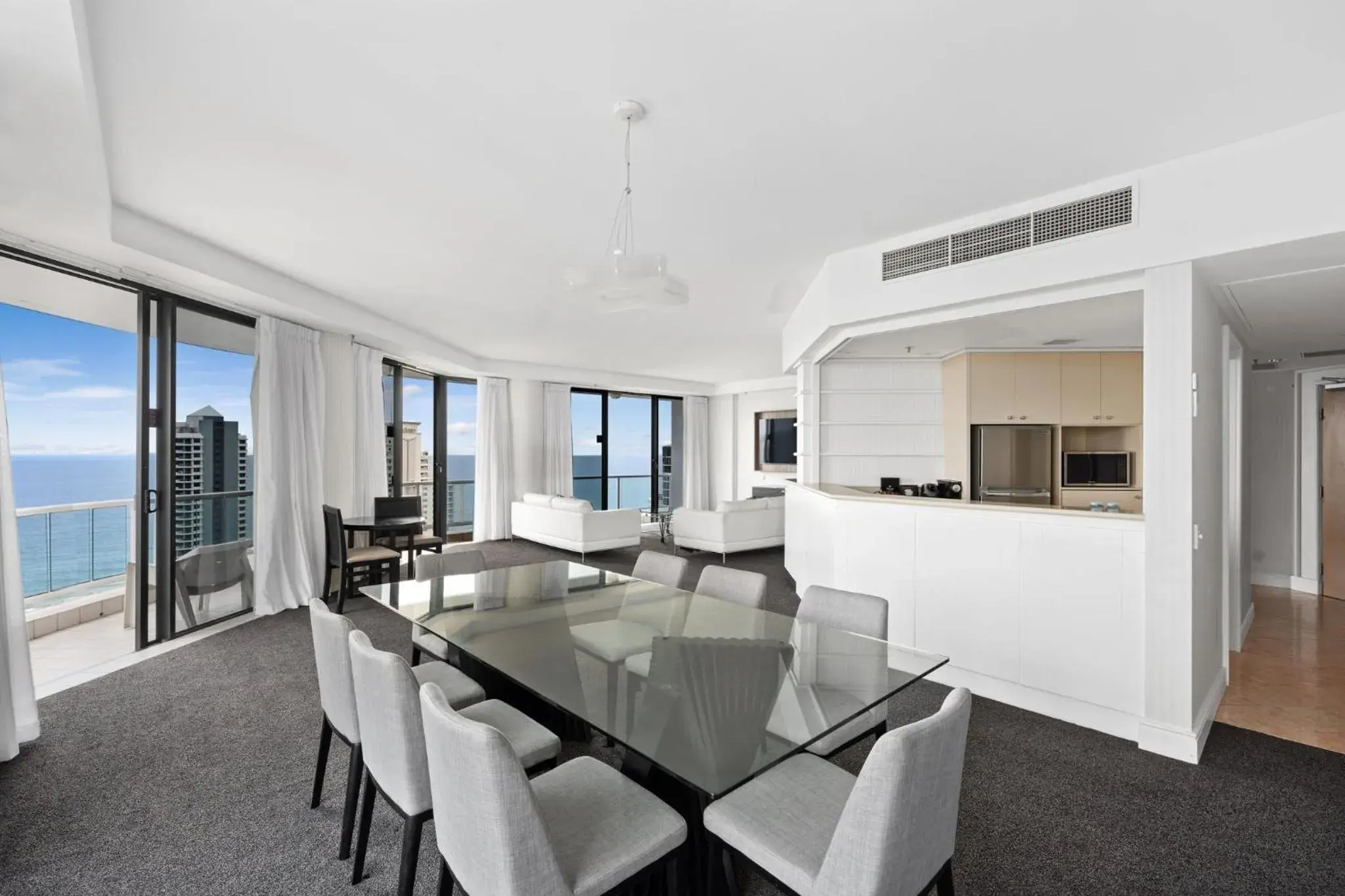 Bedroom in Crowne Plaza Surfers Paradise by IHG Bedroom in Crowne Plaza Surfers Paradise by IHG