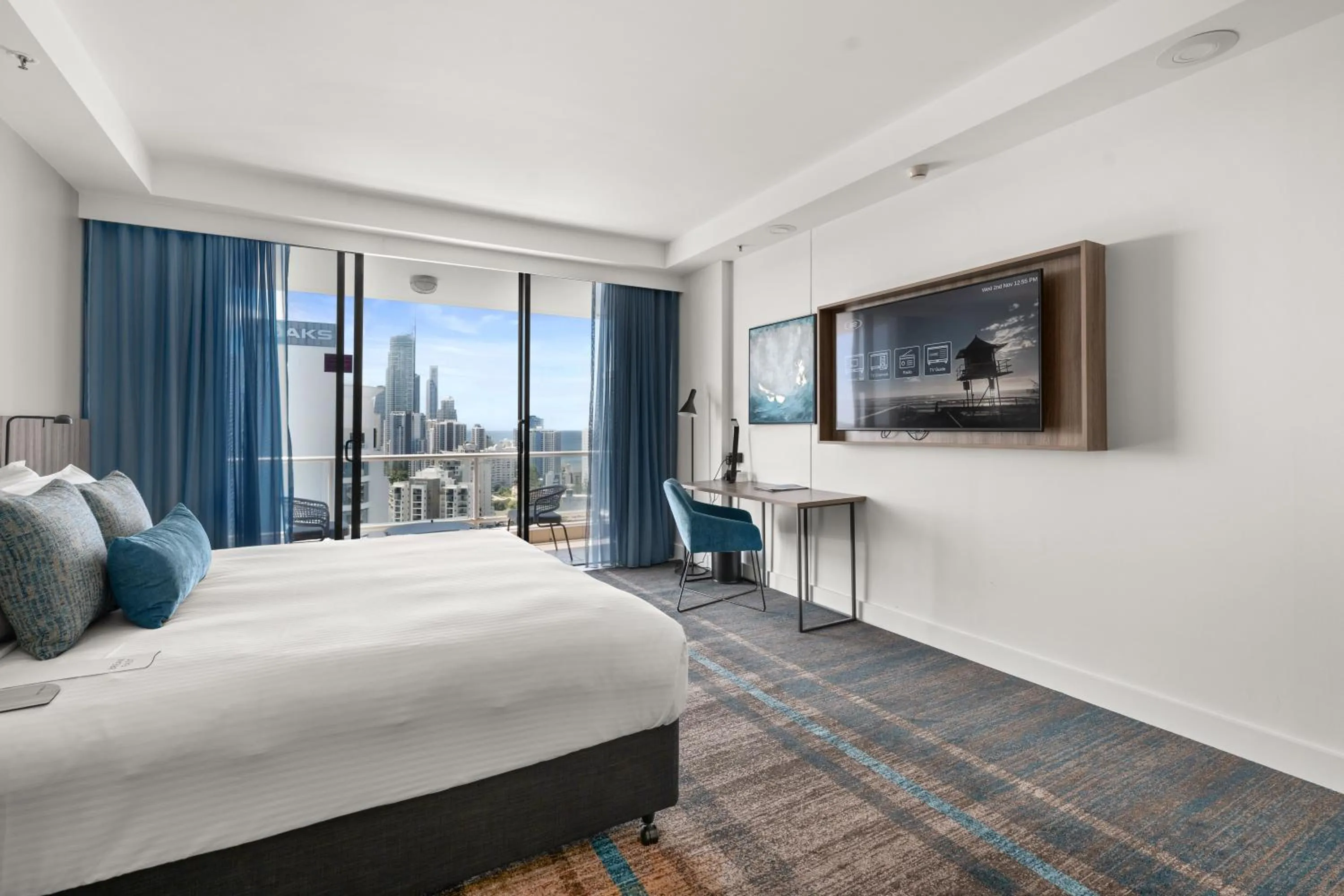 Bed in Crowne Plaza Surfers Paradise by IHG