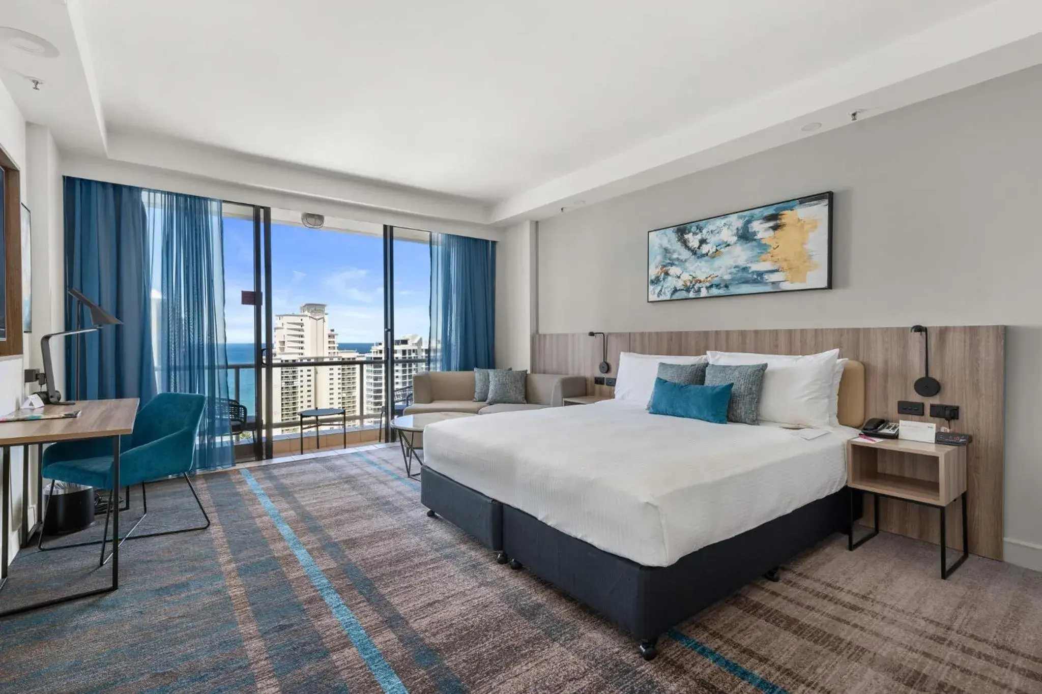 Photo of the whole room, Bed in Crowne Plaza Surfers Paradise by IHG Photo of the whole room, Bed in Crowne Plaza Surfers Paradise by IHG