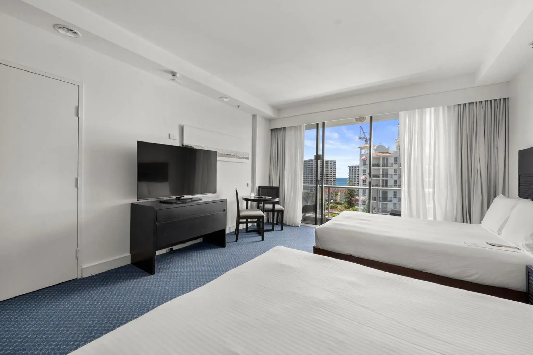 Double Room with Two Double Beds and Balcony in Crowne Plaza Surfers Paradise by IHG Double Room with Two Double Beds and Balcony in Crowne Plaza Surfers Paradise by IHG