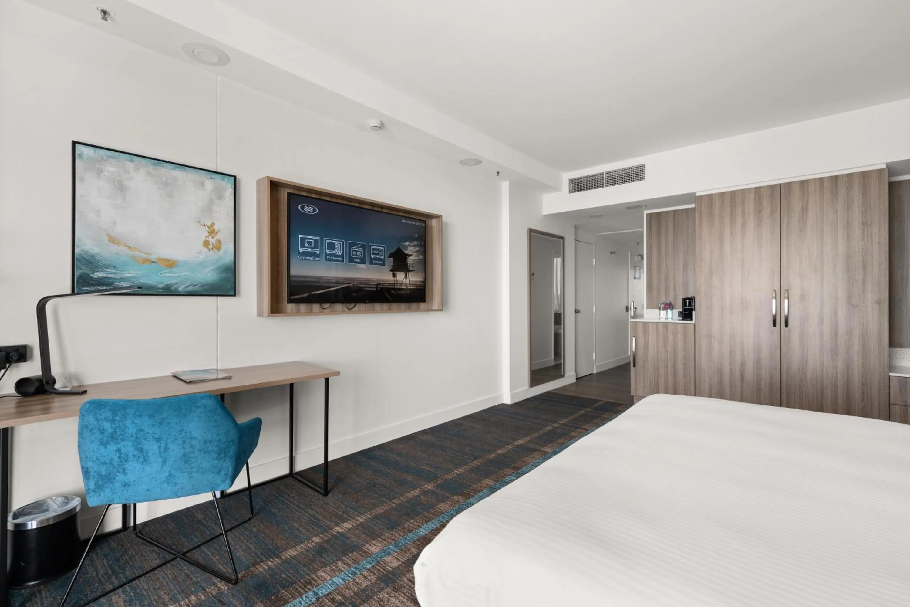 Bed in Crowne Plaza Surfers Paradise by IHG