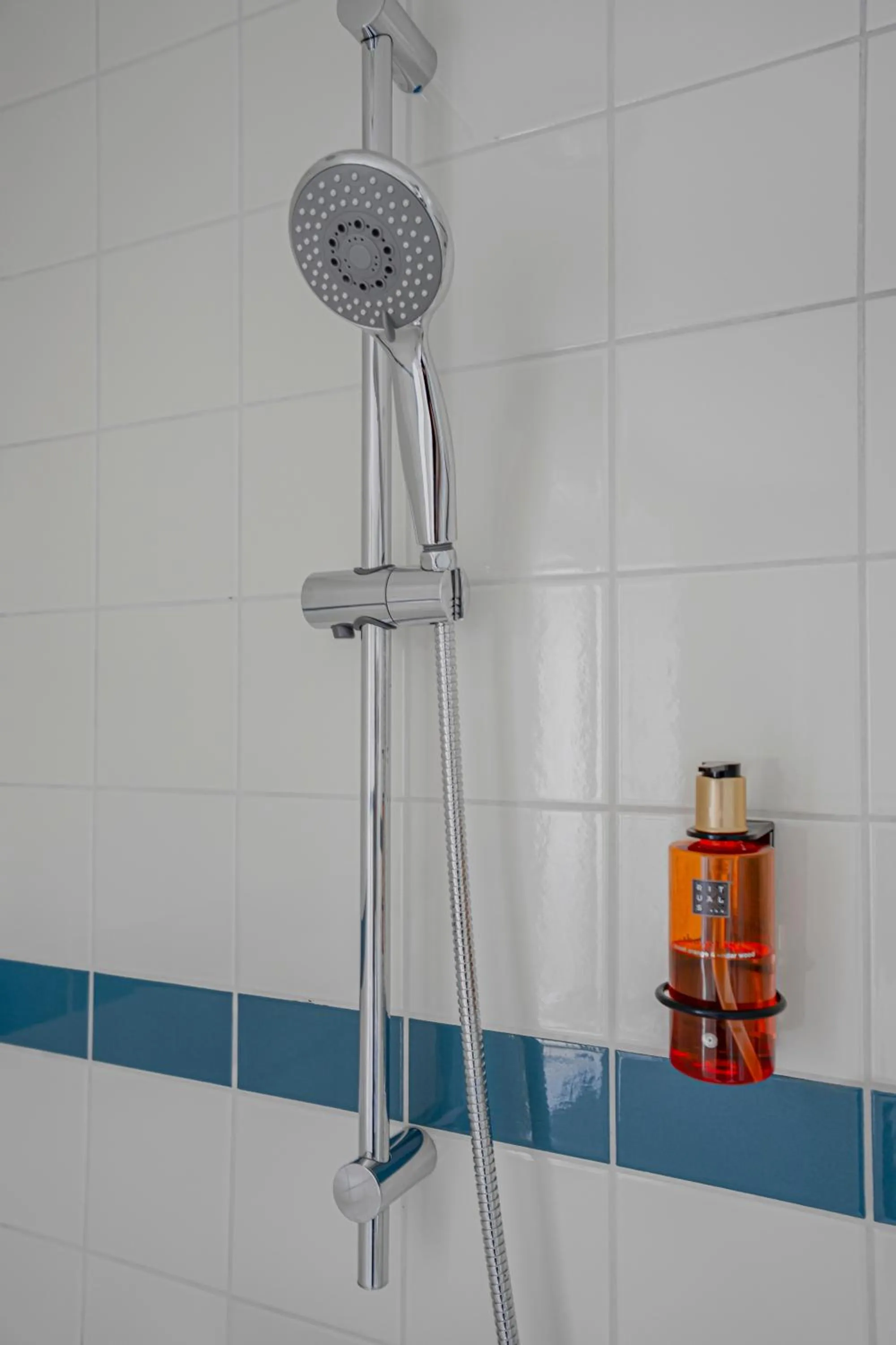 Shower in The Apartments Company - The Sweet