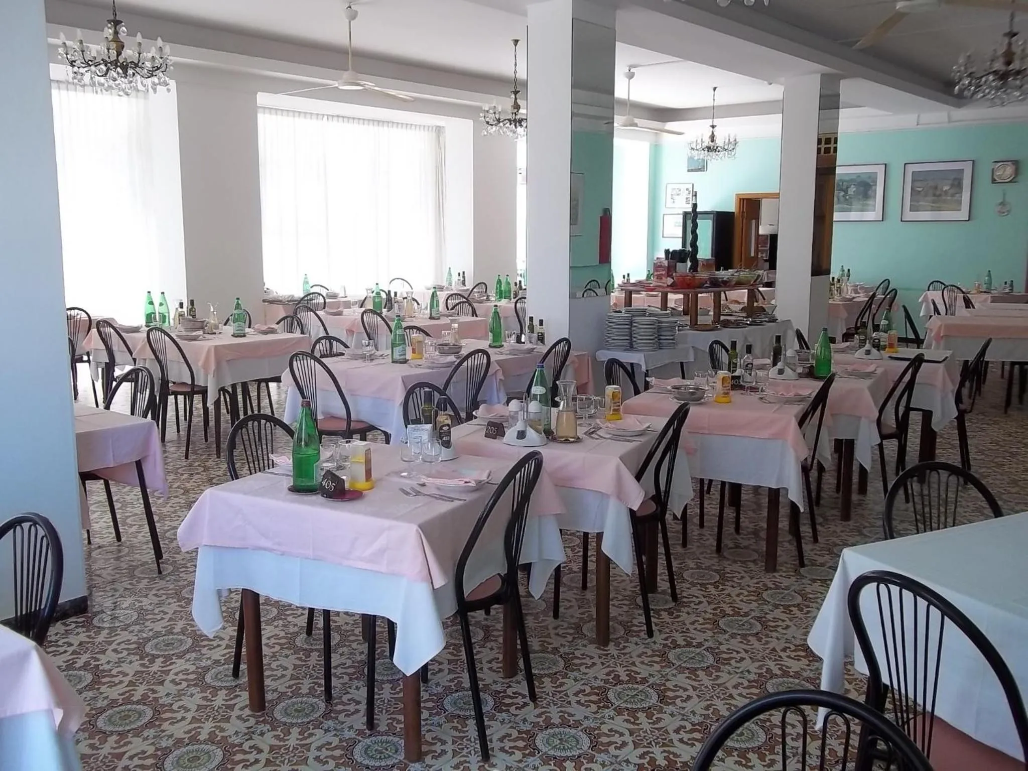 Restaurant/places to eat in Hotel Italia