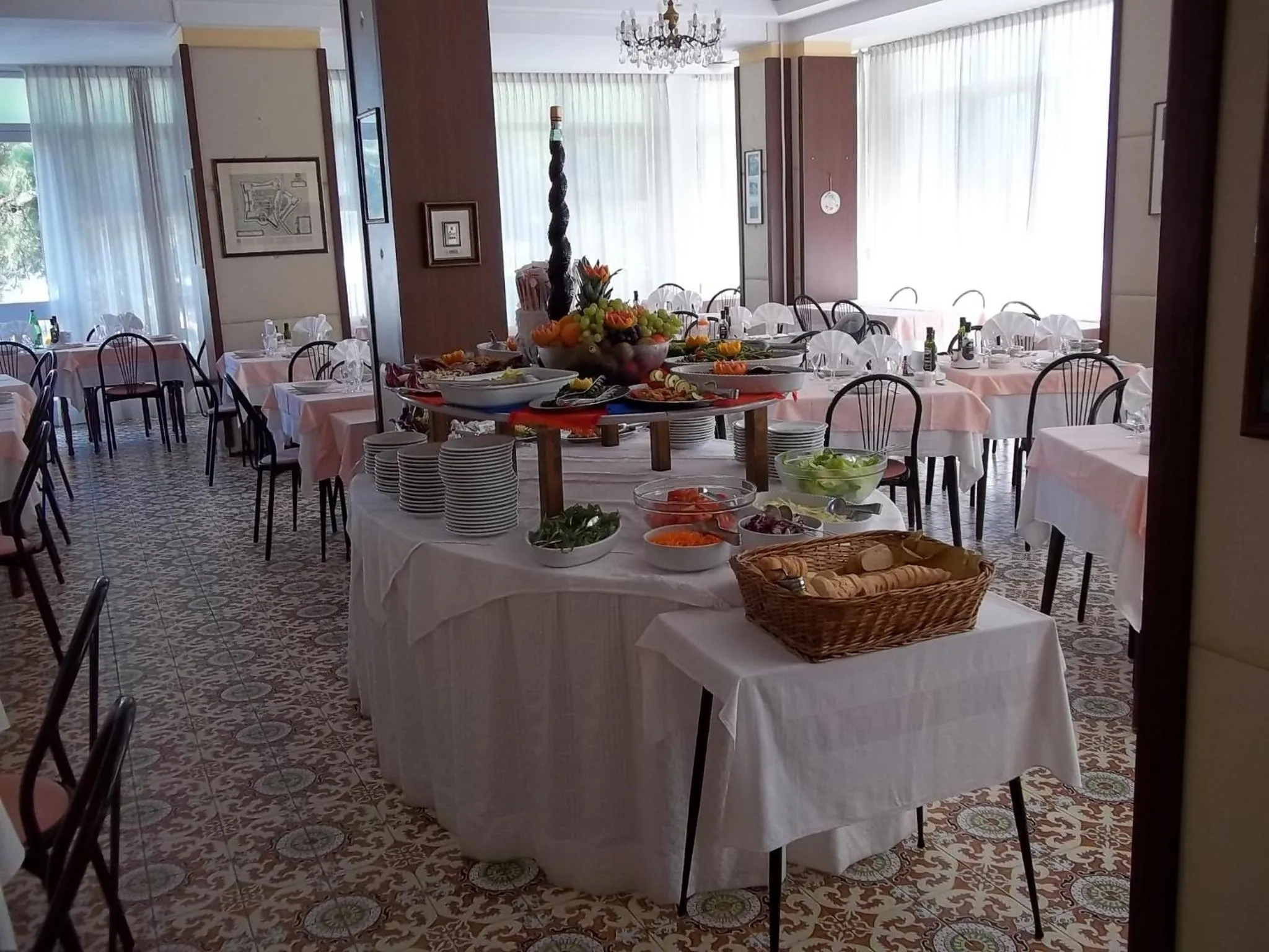 Restaurant/places to eat in Hotel Italia