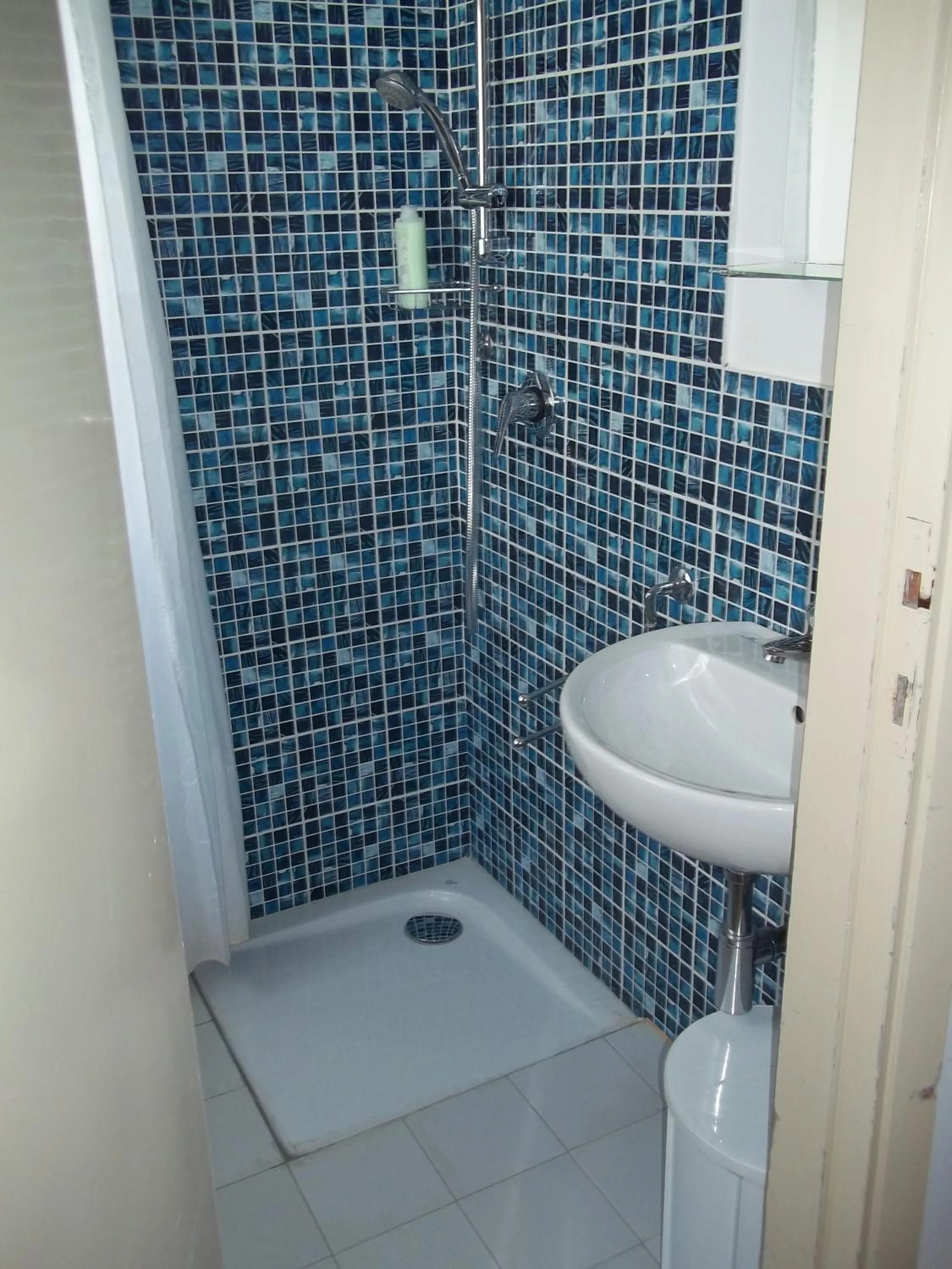 Bathroom in Hotel Italia