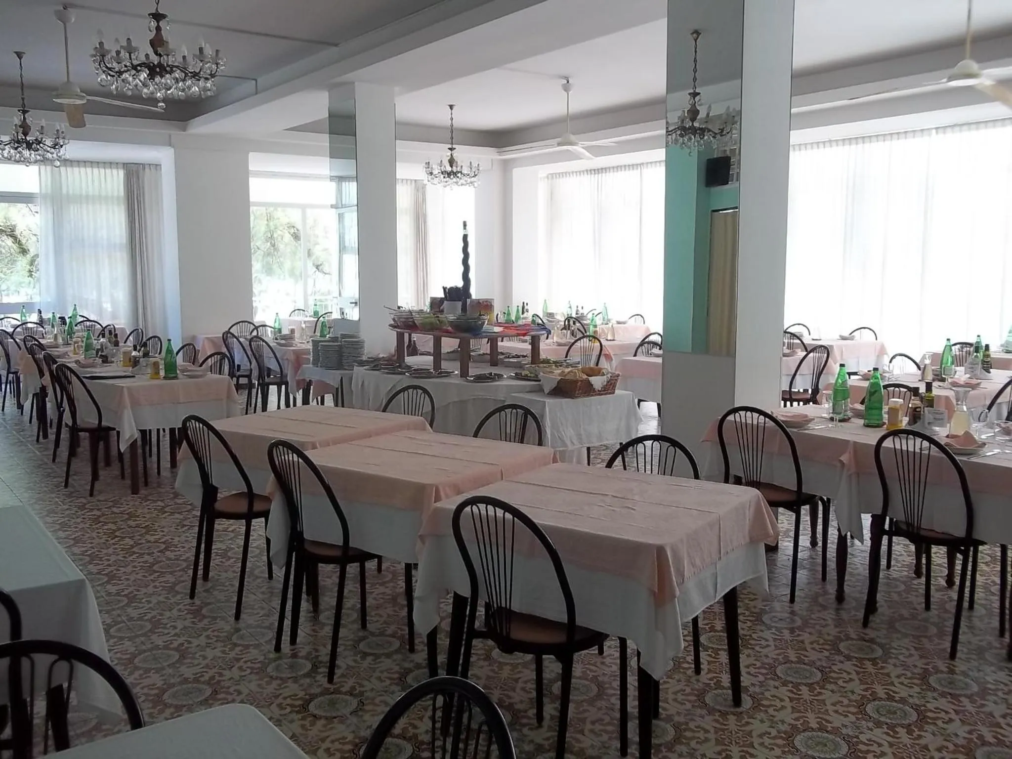 Restaurant/places to eat in Hotel Italia