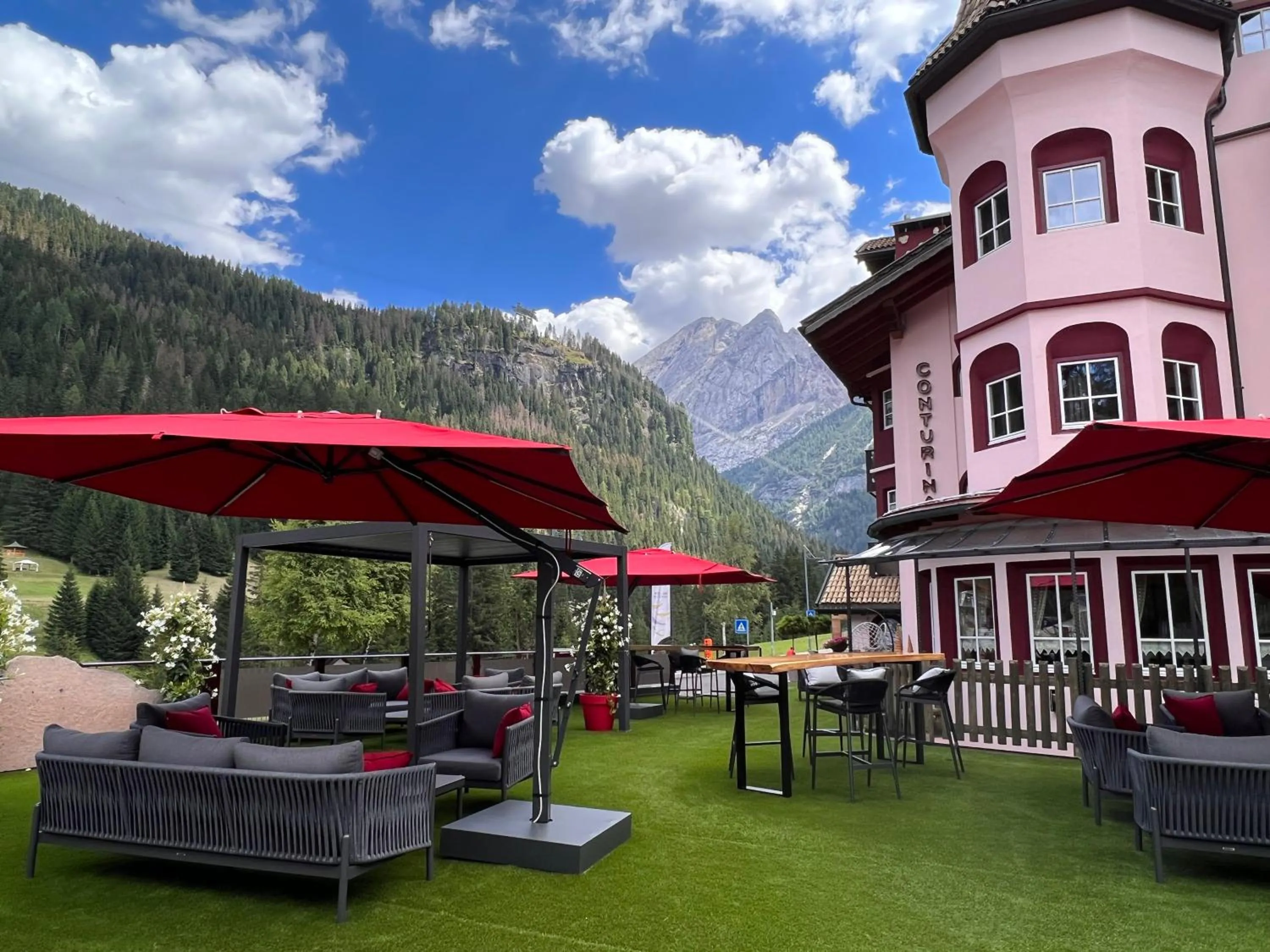 Restaurant/places to eat in Albergo Conturina