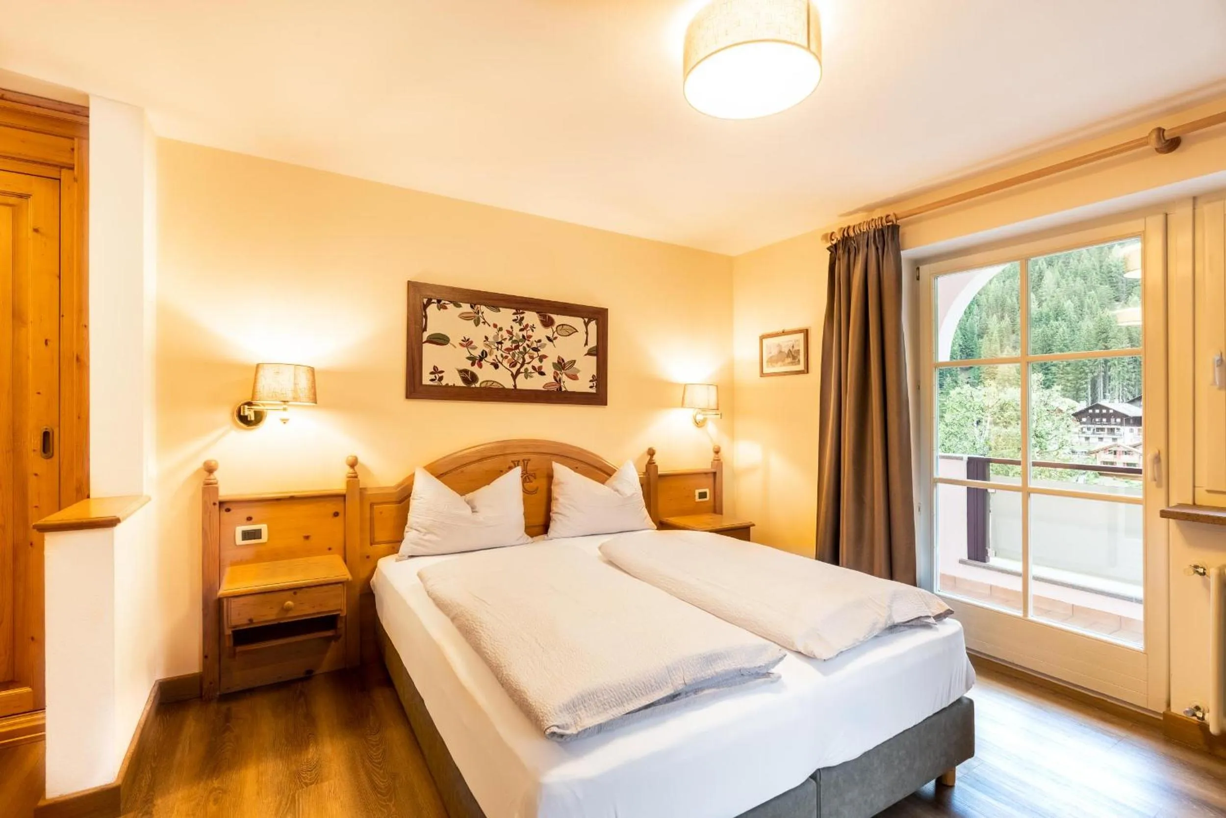 Bathroom, Bed in Albergo Conturina