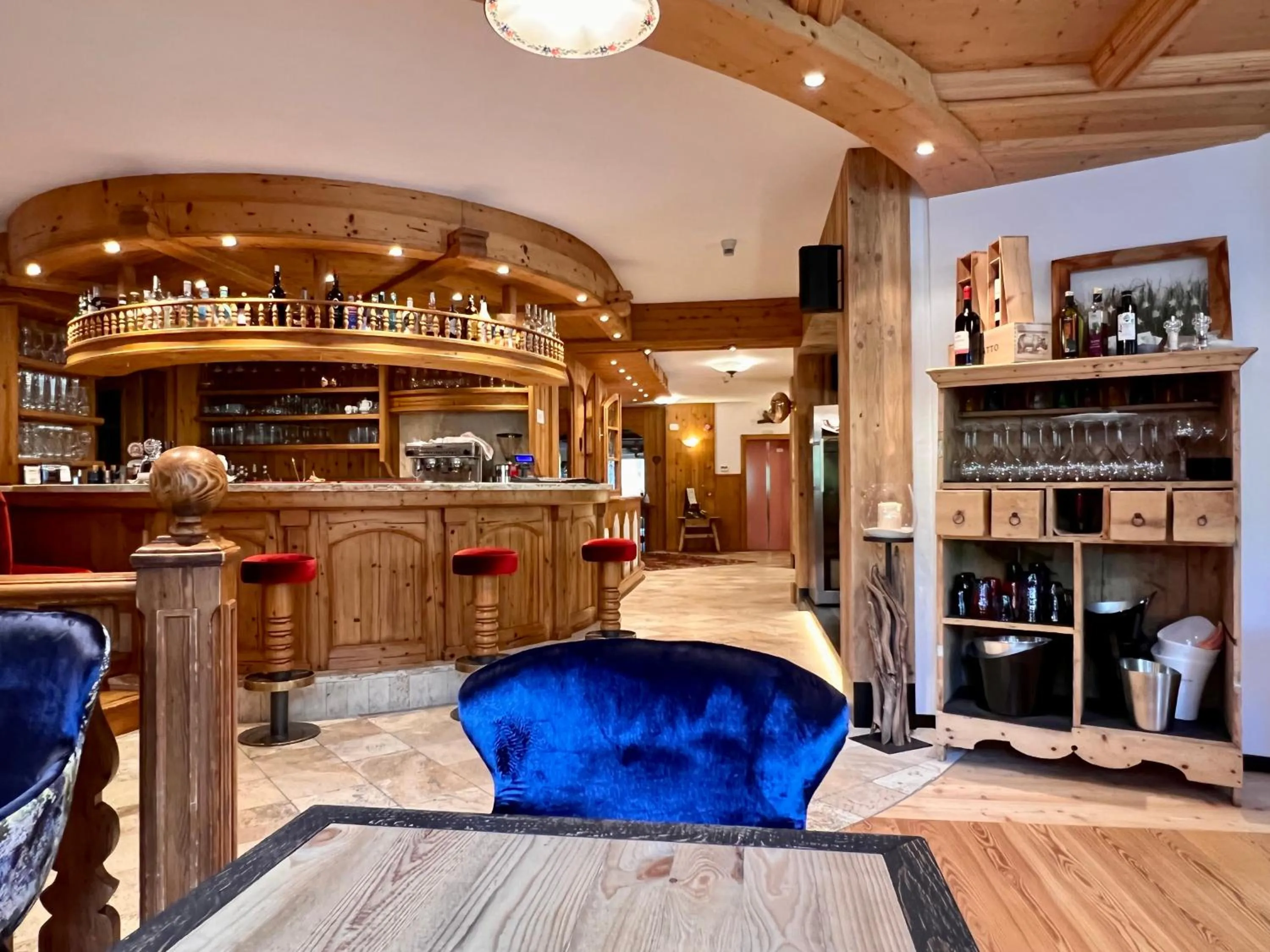 Evening entertainment in Albergo Conturina