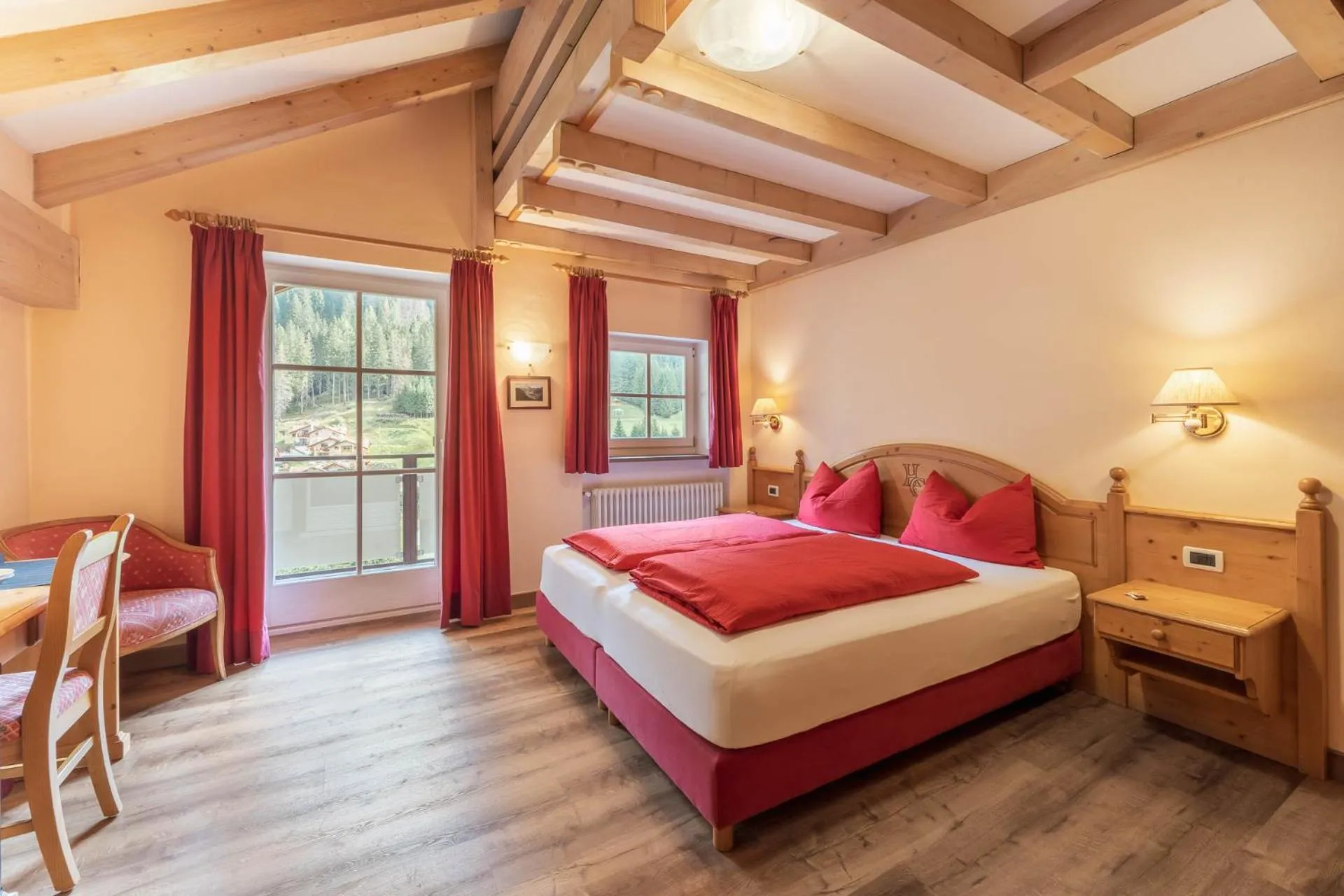 View (from property/room), Bed in Albergo Conturina